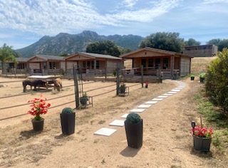 Un chalet romantique au cœur de la Corse à Occhiatana — chambre