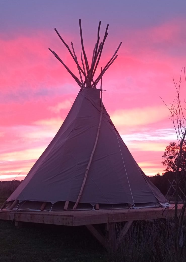 Un tipi immersif au cœur de la Picardie à Lanches-Saint-Hilaire — vue intérieure