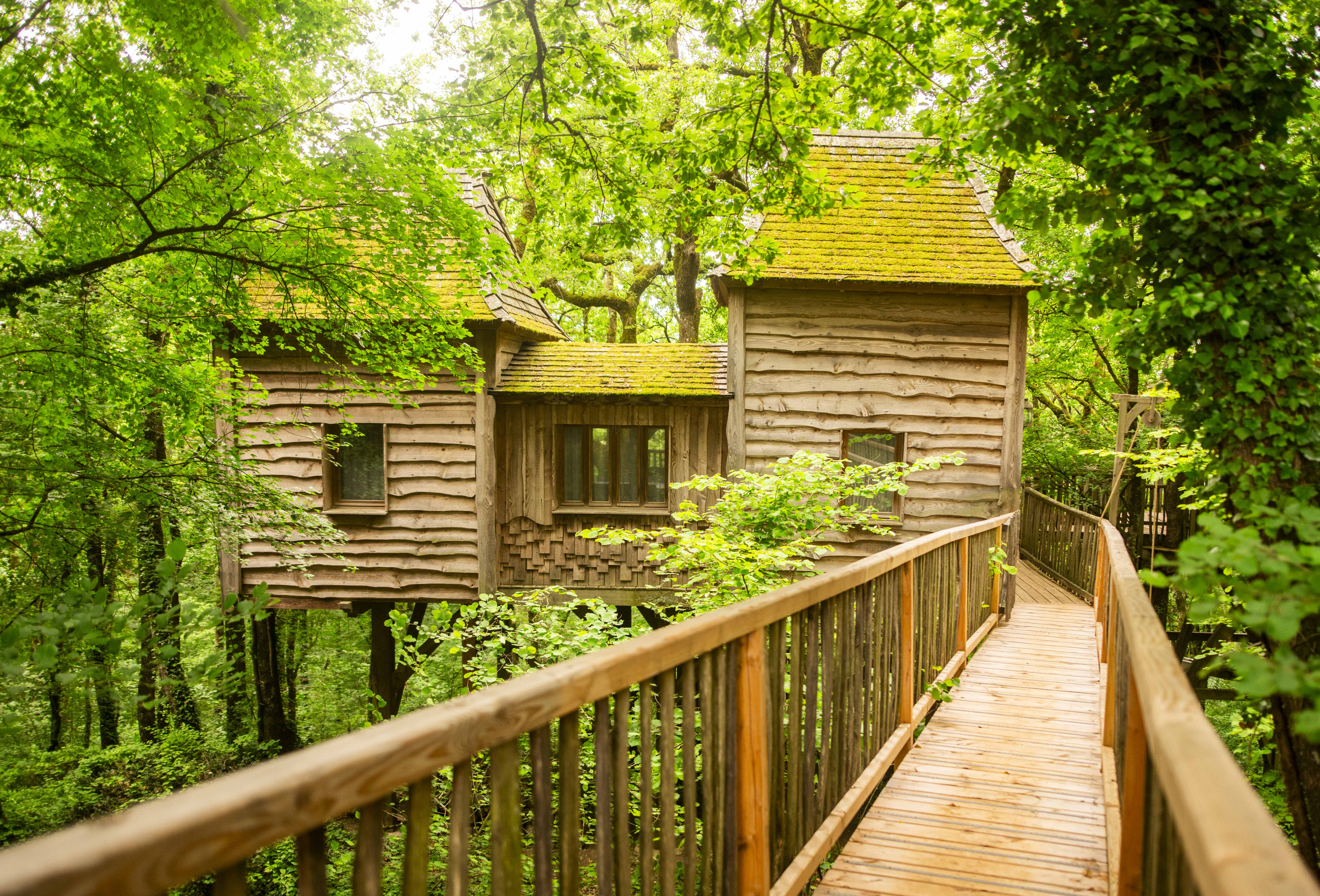 Cabane Château Hautefort & Spa : une expérience immersive en Aquitaine à Beaumontois En Perigord — salle de bain