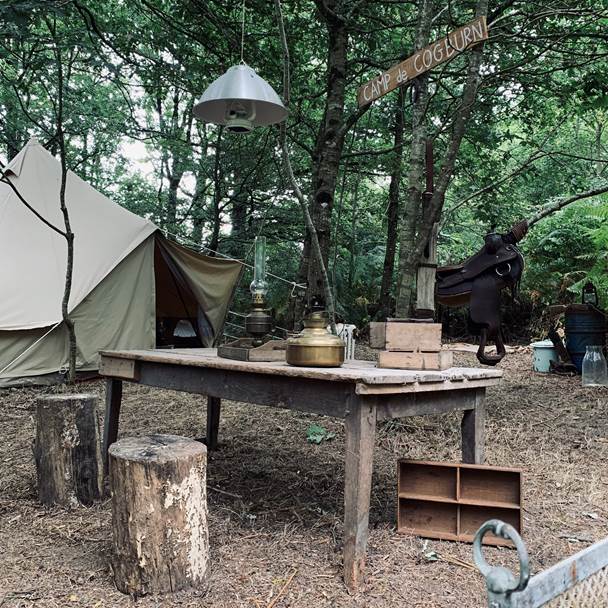 Tente Western : une immersion insolite en Poitou-Charentes à Saint Pierre Des Echaubrognes — espace de vie
