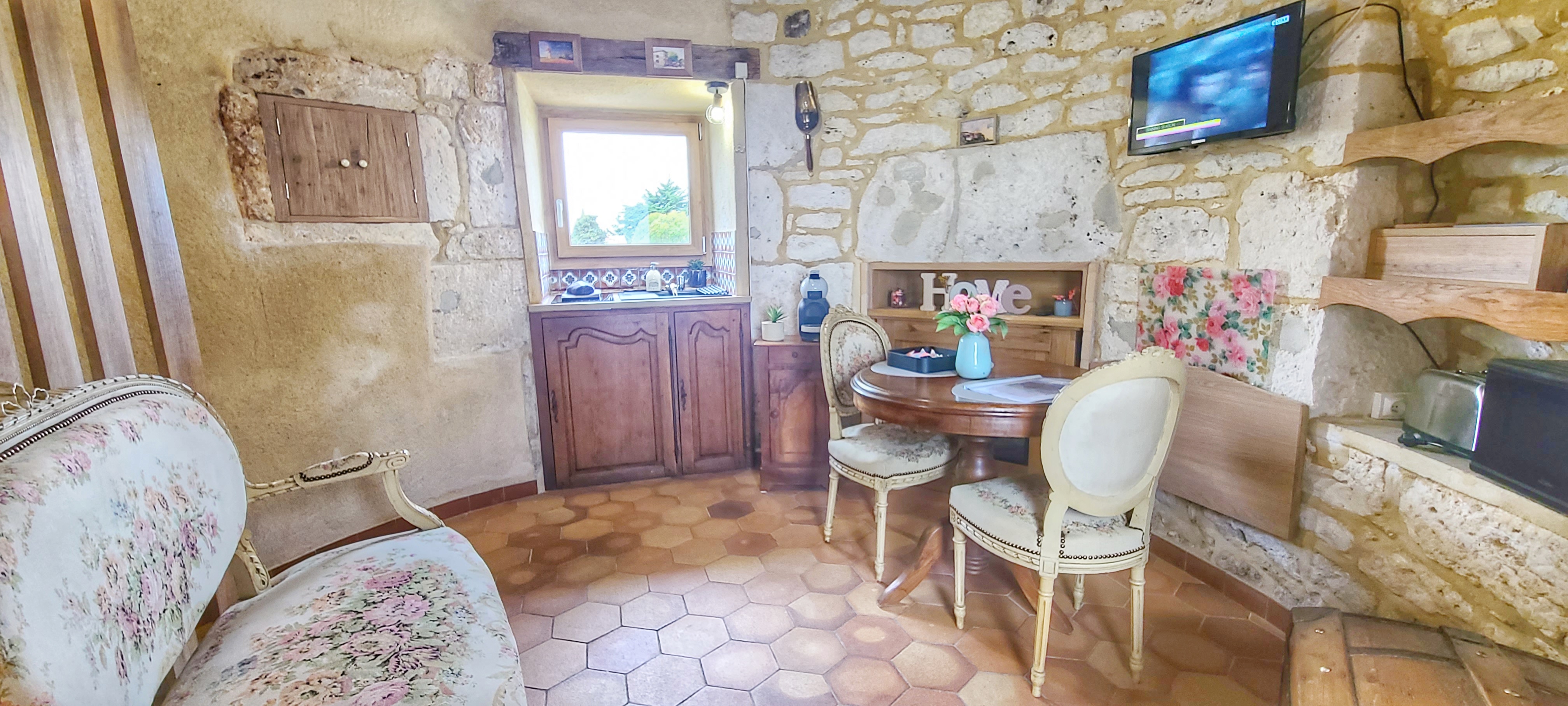 Moulin de Loubatière — Séjour romantique avec vue panoramique à Roquecor (Tarn-et-Garonne) à Roquecor — vue intérieure