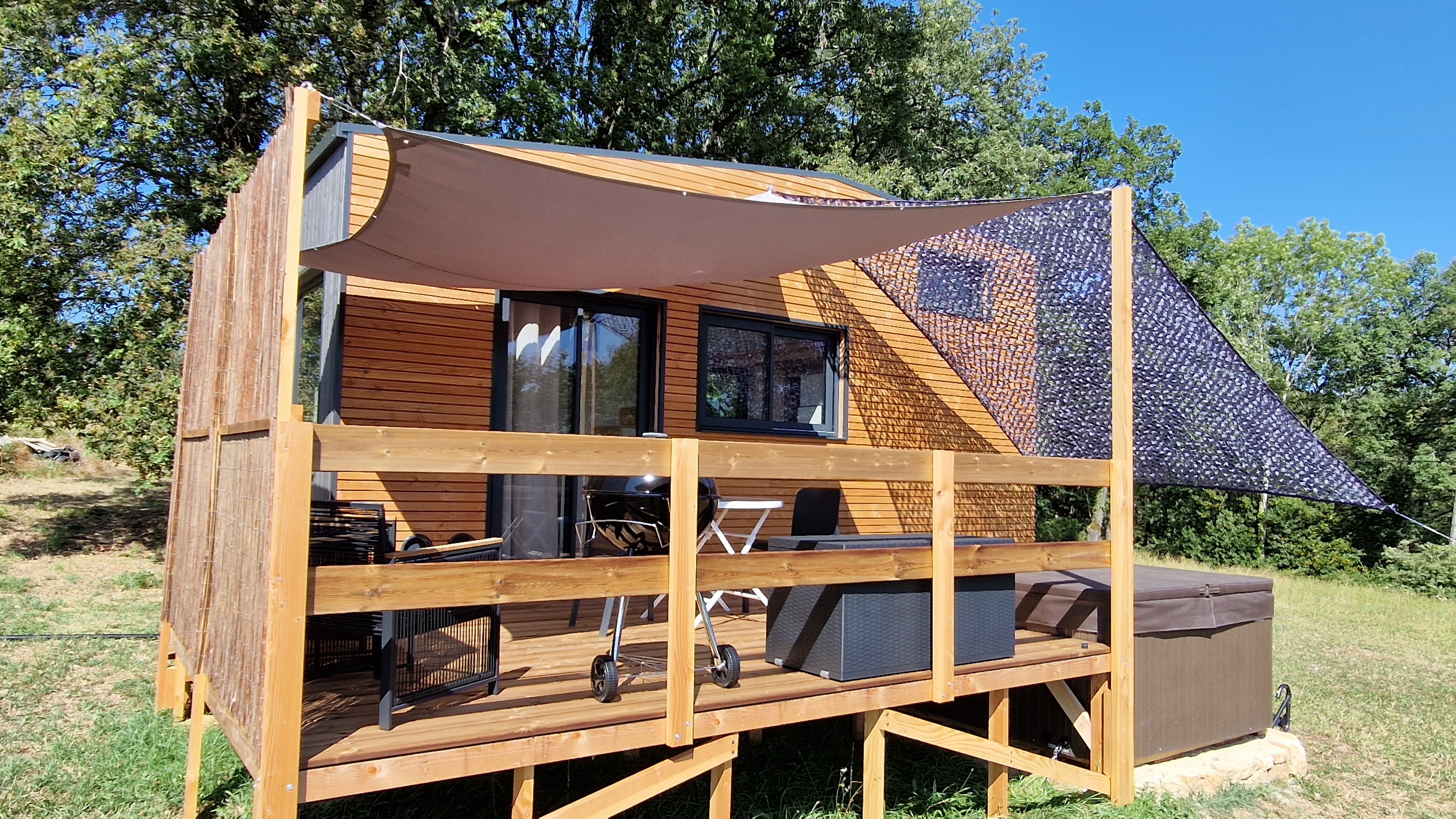 La Tiny de Clem & Spa : un cocon moderne en Midi-Pyrénées à Figeac — chambre
