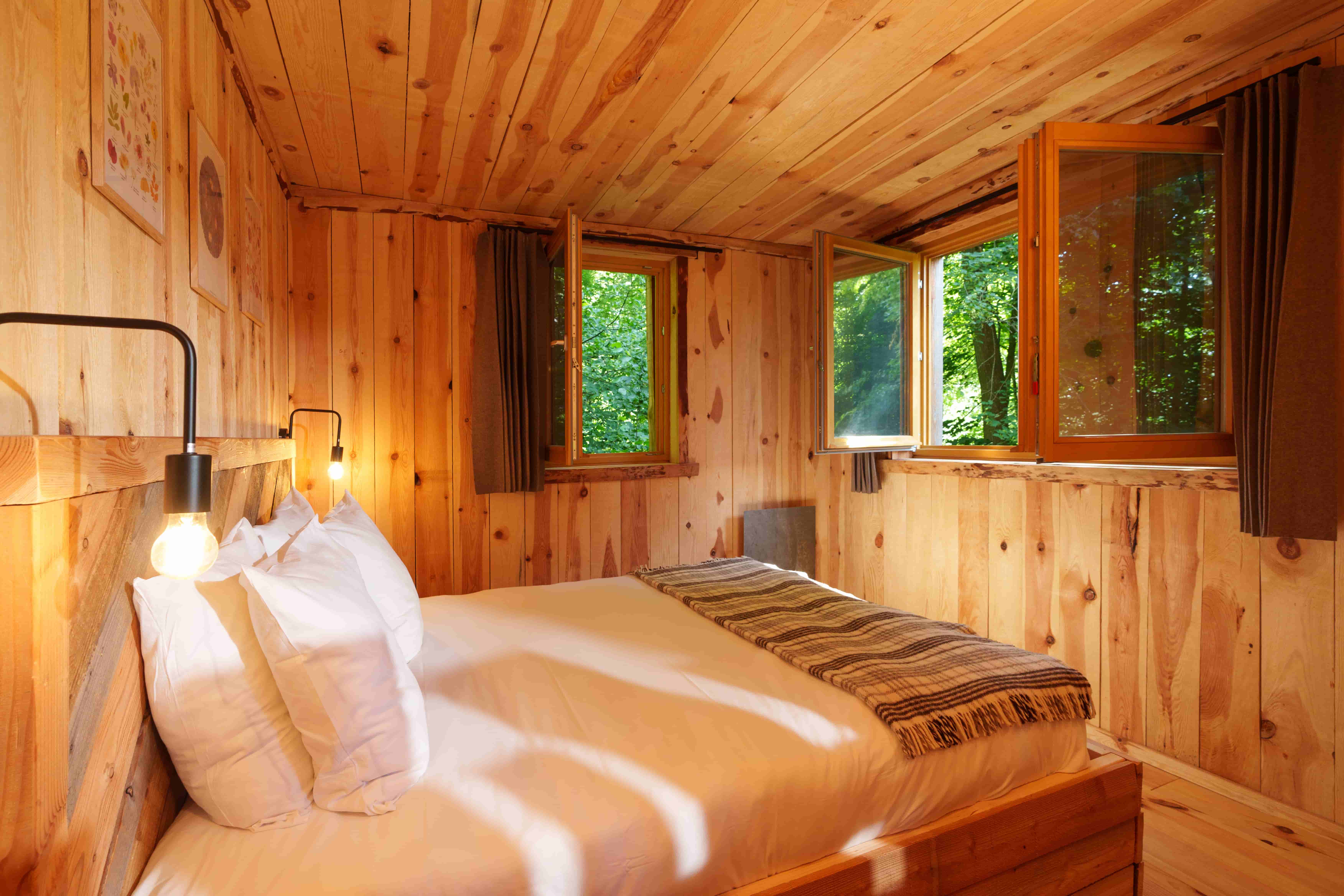 Cabane Spa Plus Mystérieuse : une évasion dans les arbres à Raray — espace de vie