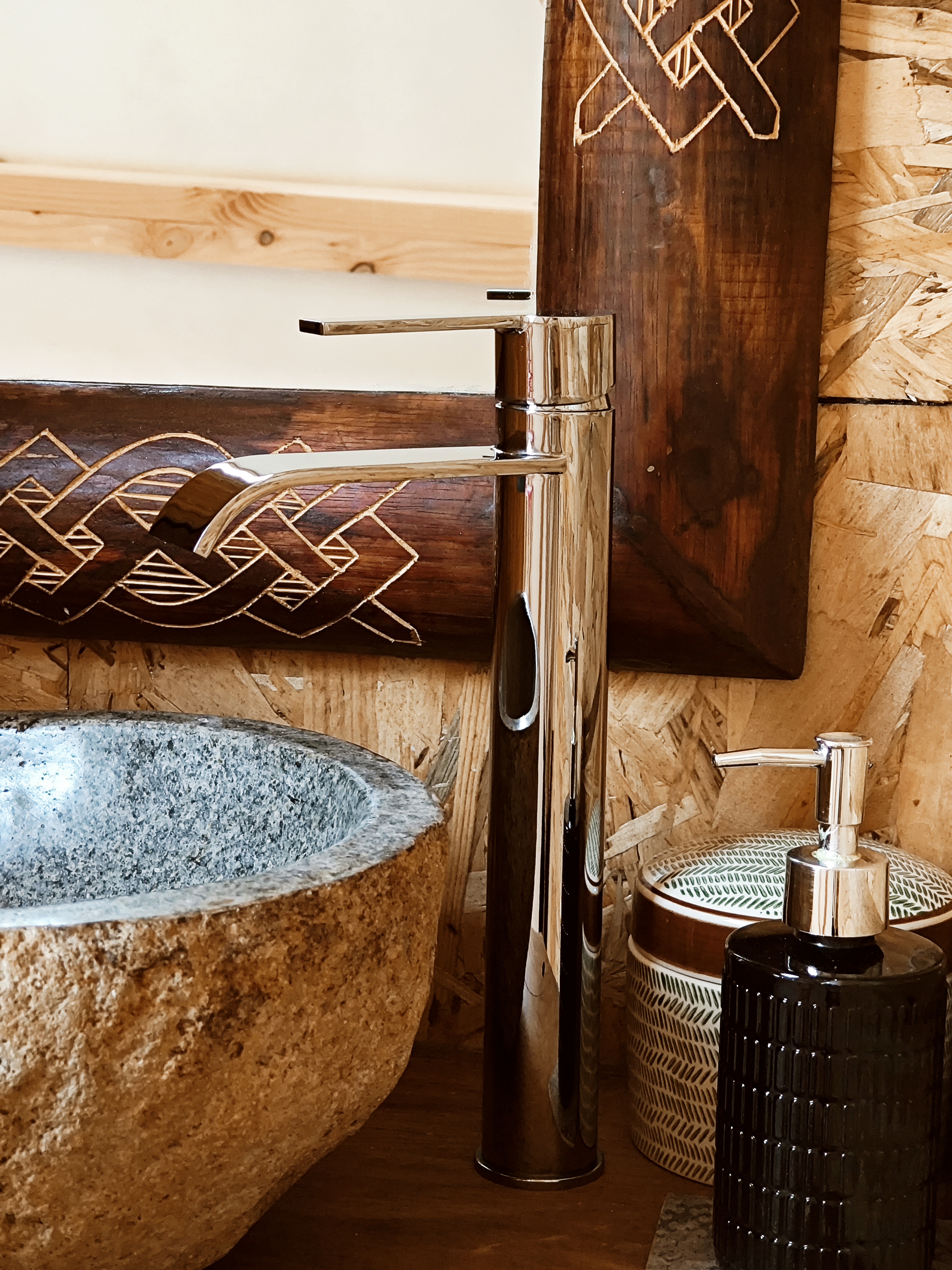 Évasion Panoramique : Dôme avec spa privatif en Pays de la Loire à Aizenay — salle de bain