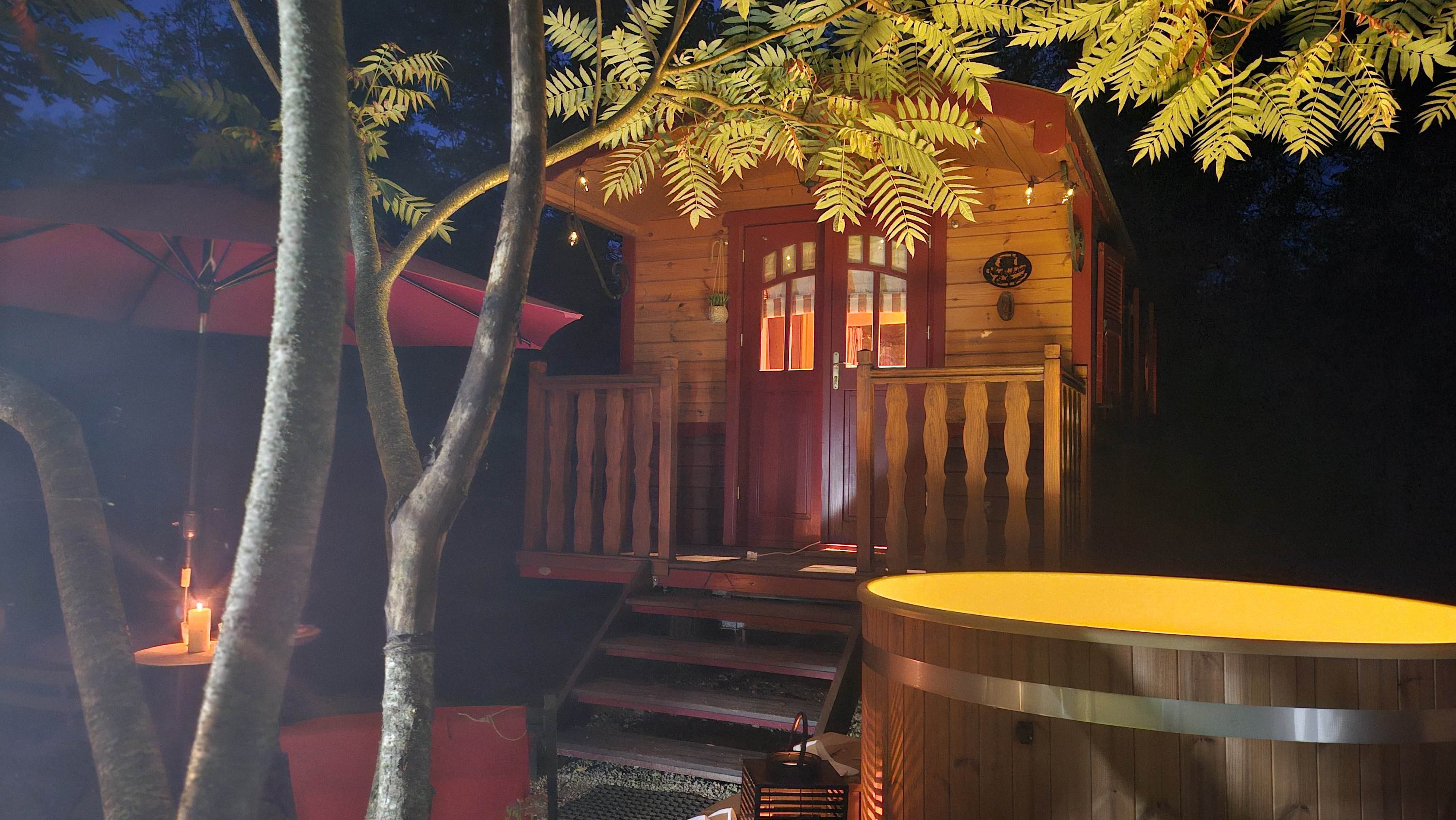 Roulotte romantique avec spa au cœur des Midi-Pyrénées à Padirac — cuisine