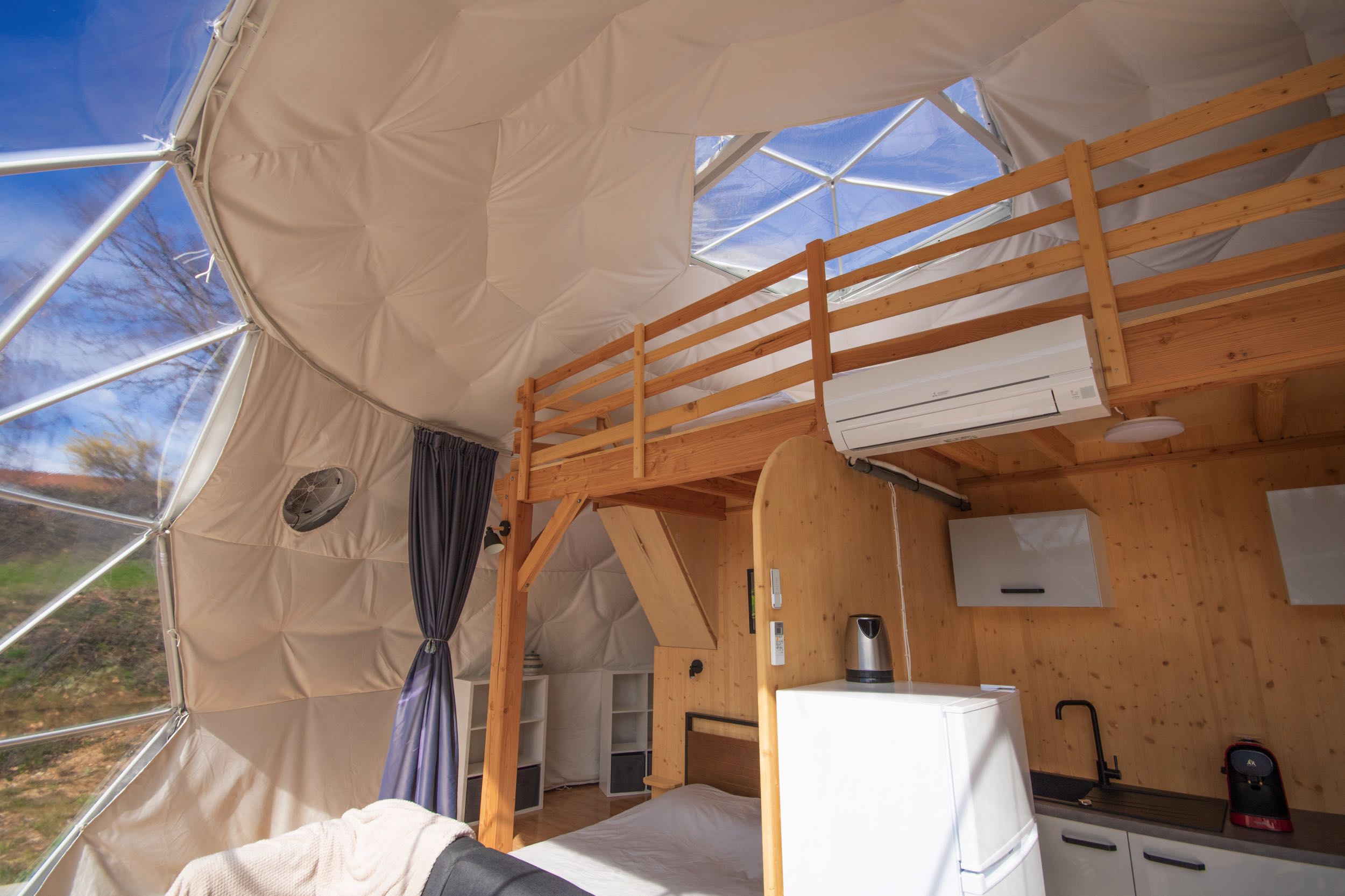 Dôme en Auvergne : une immersion au cœur de la nature à Châtel-Montagne — vue depuis la terrasse