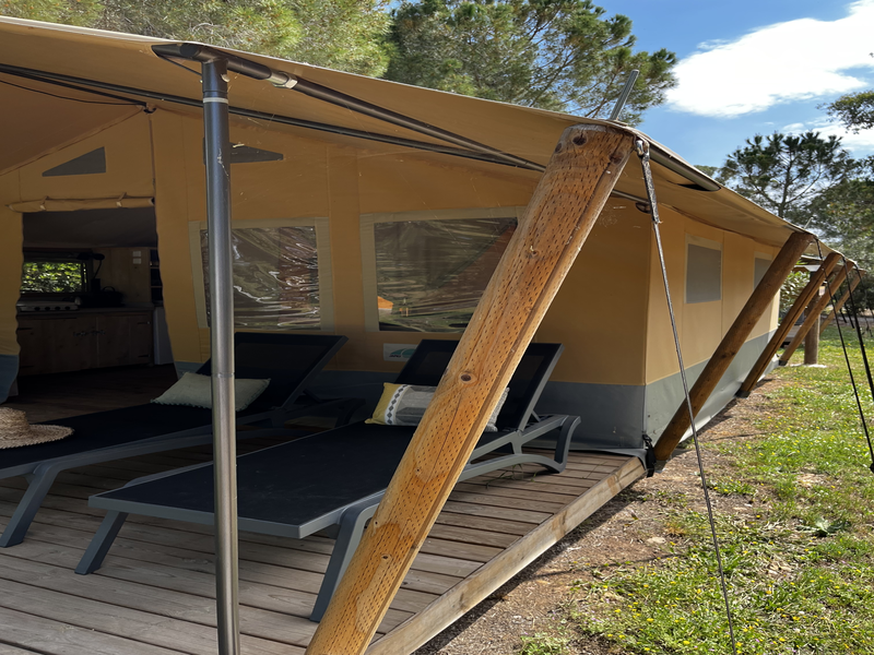 Tente Lodge SAFARI — Glamping avec spa à Gard à Alès — chambre