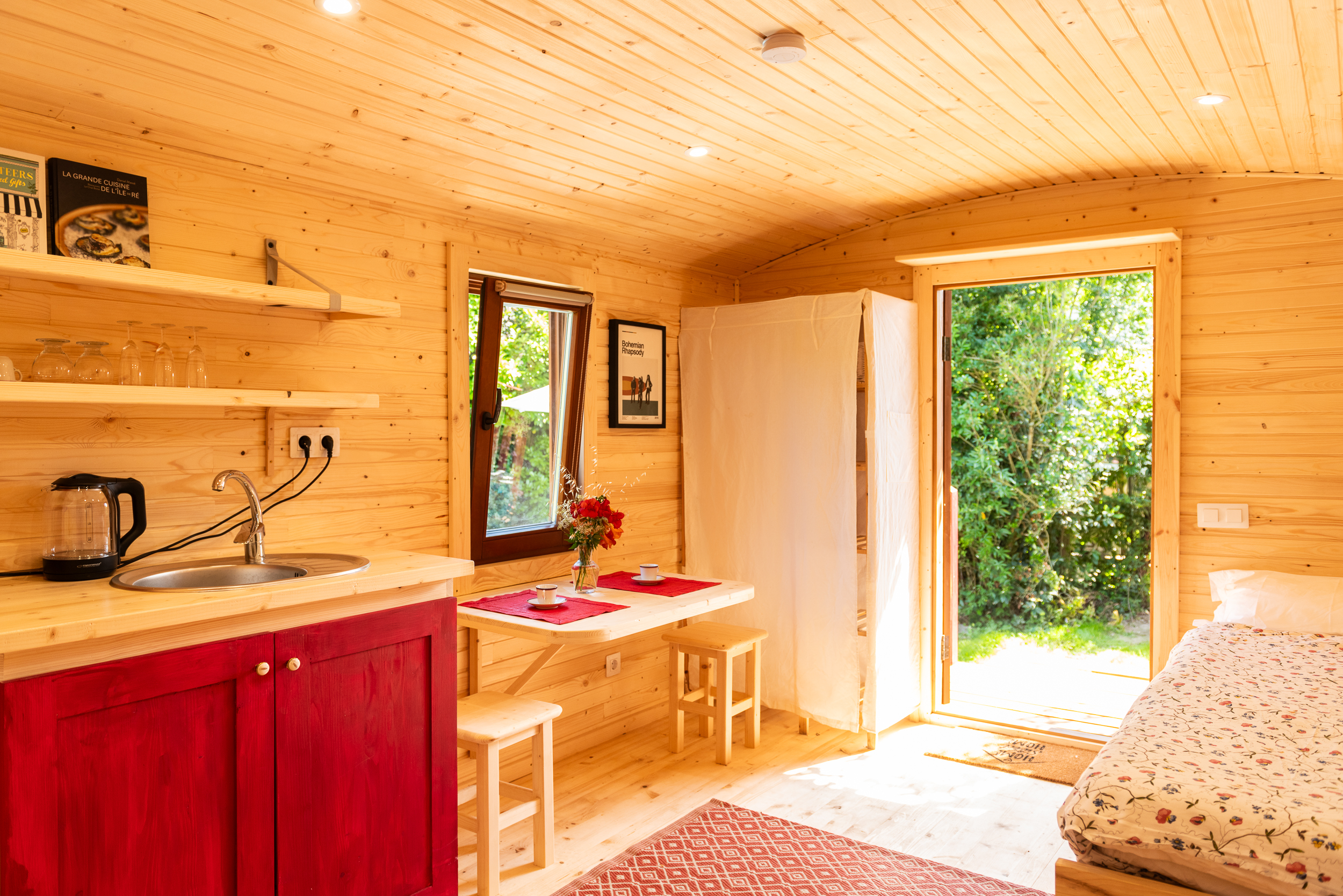 Évasion bohème dans une roulotte en Poitou-Charentes à Le Gue D'allere — salle de bain
