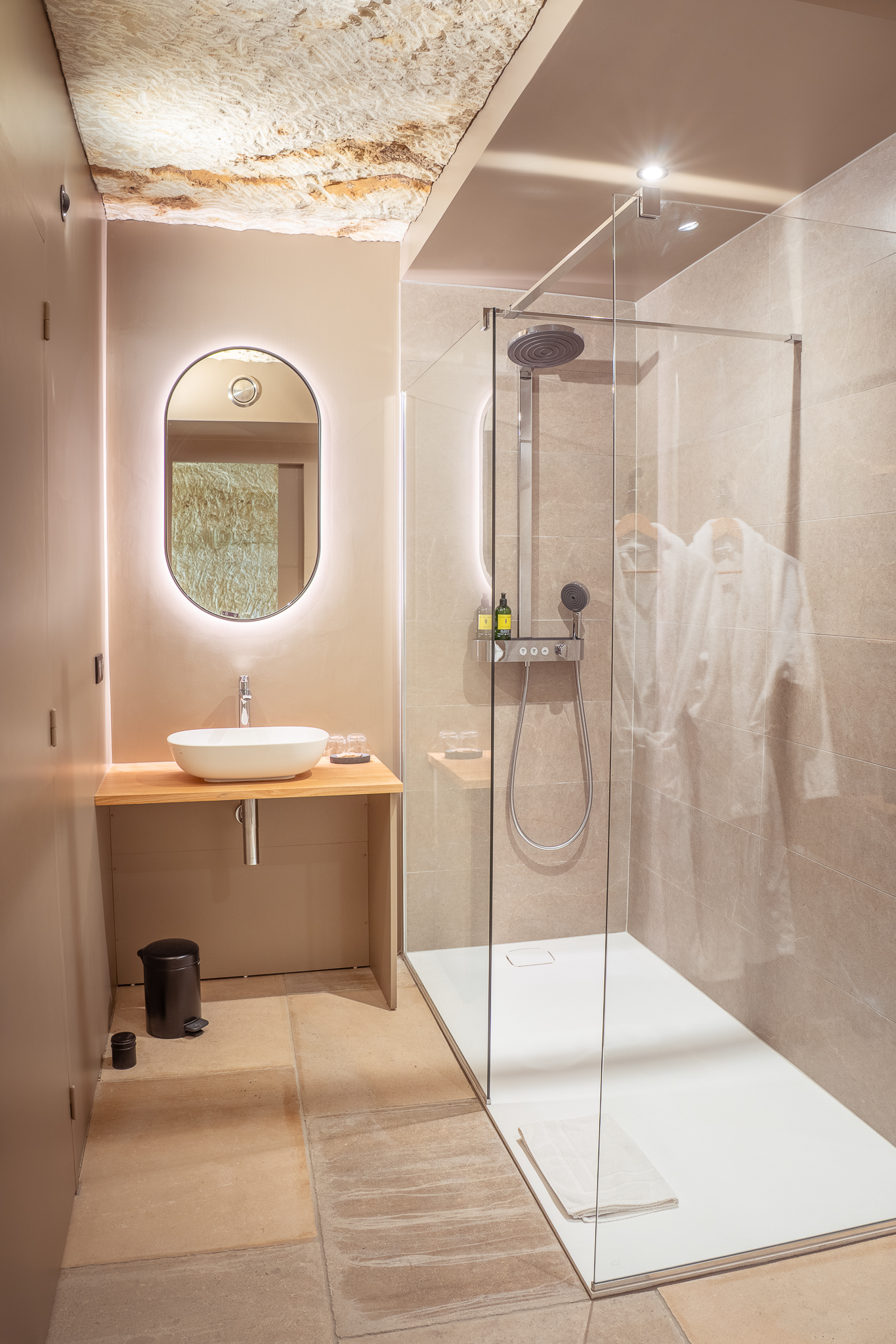 Suite Prestige Terrasse — Château avec sauna & bain nordique à Indre-et-Loire à Tours — salle de bain