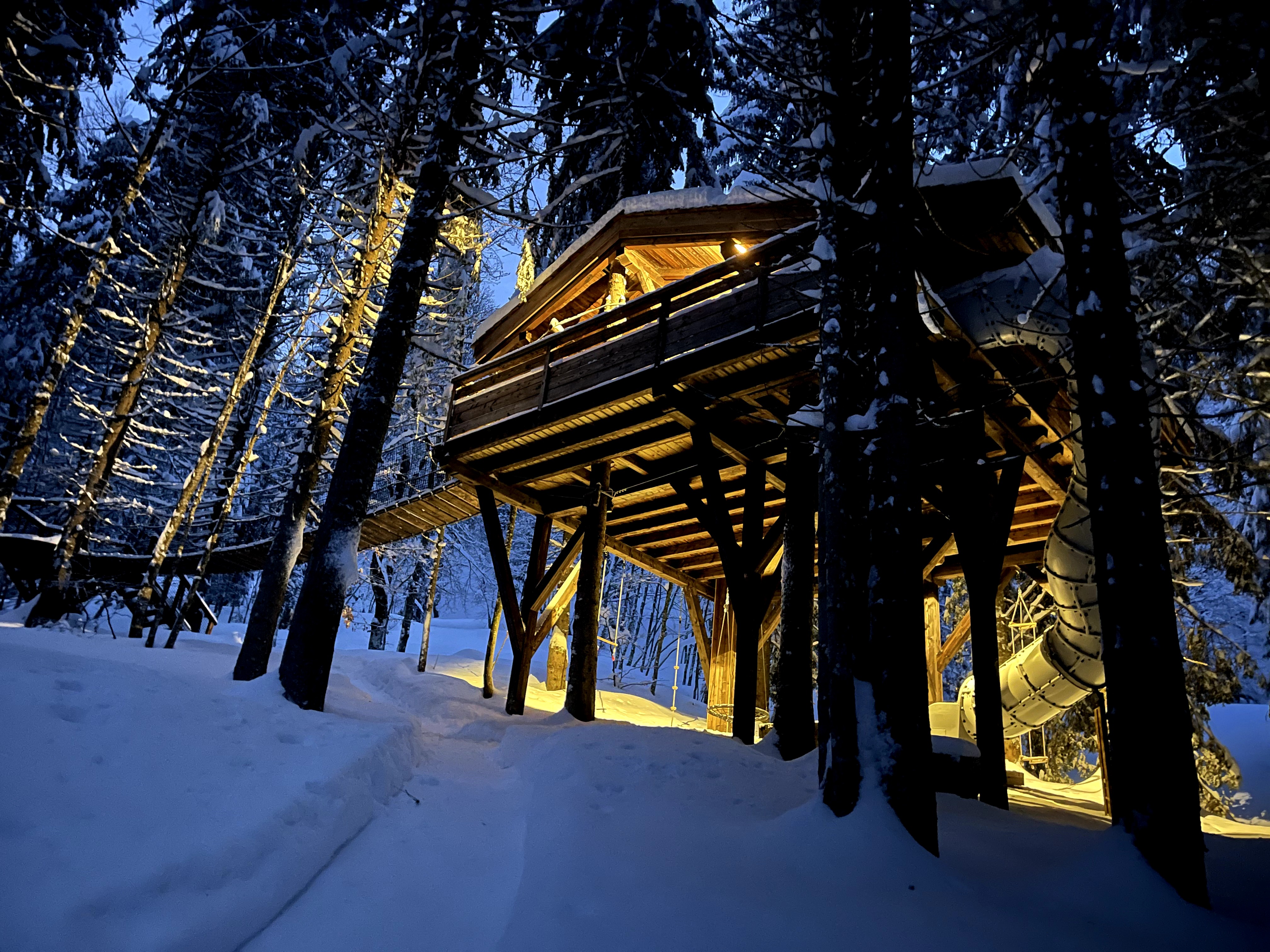 Cabane Spa du Ruisseau : une immersion dans les arbres en Rhône-Alpes