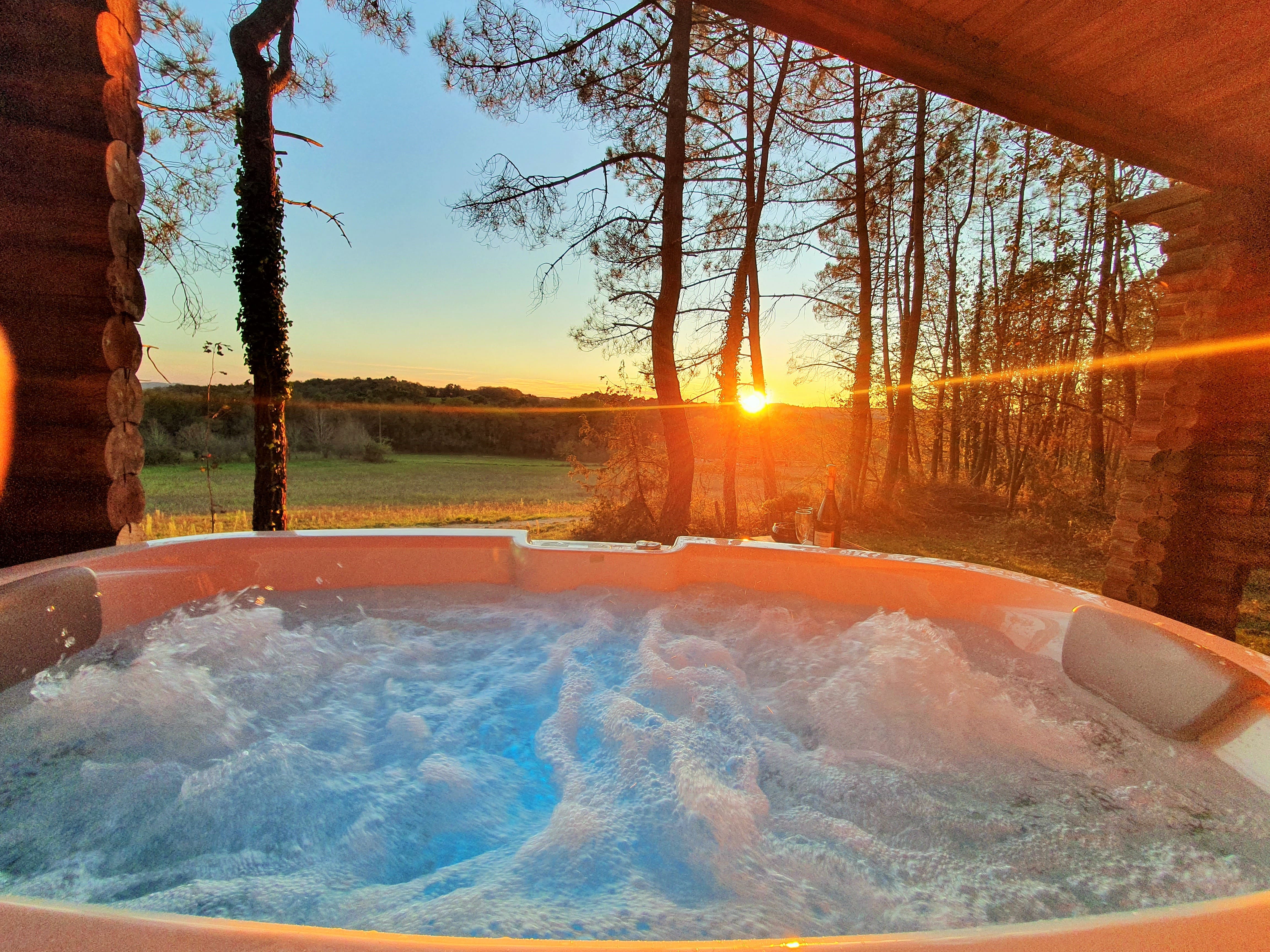 Authentique chalet en rondins — Chalet avec spa en Dordogne