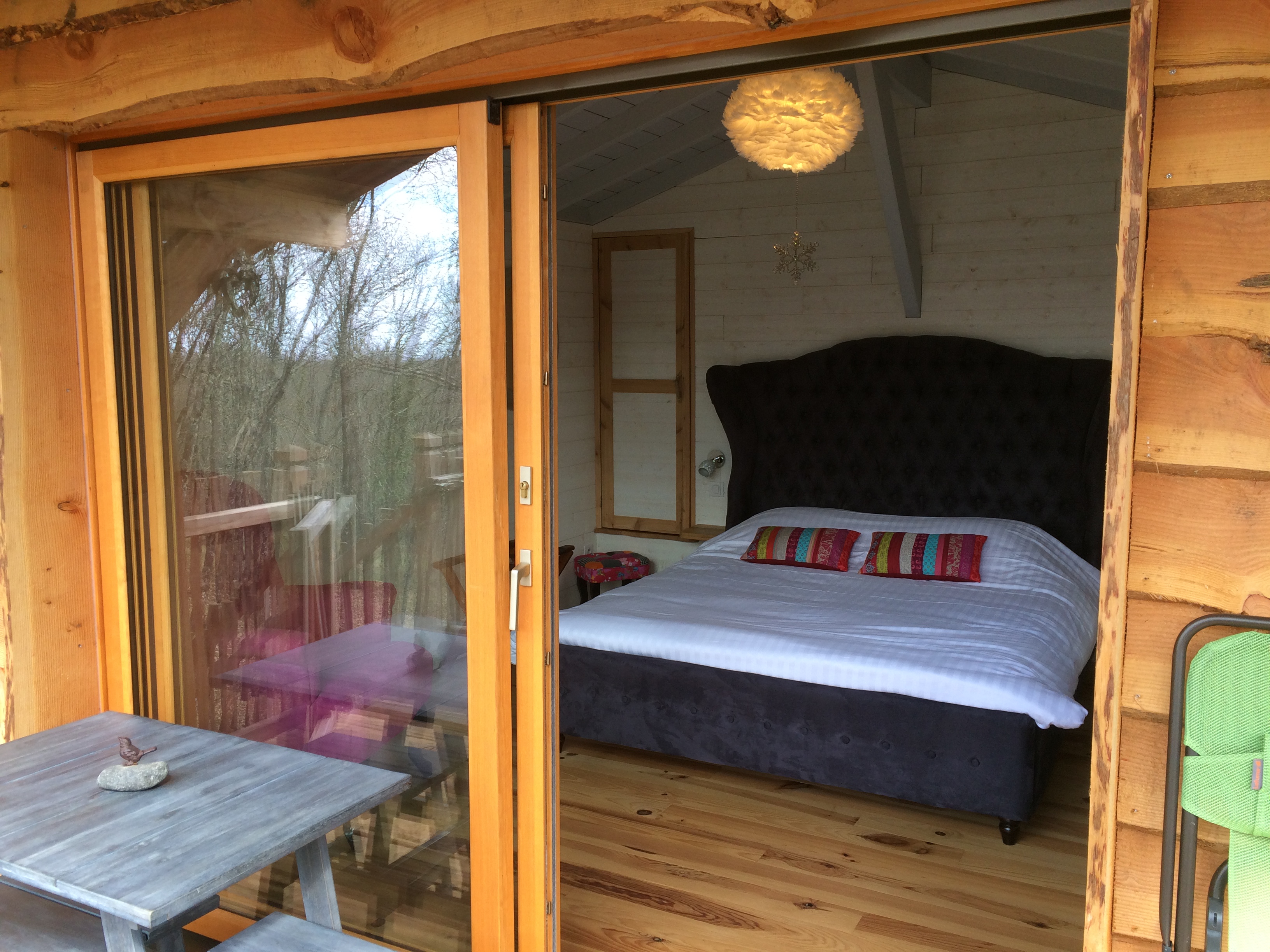 Cabane Camille : une immersion dans les arbres en Aquitaine à Monsac — espace de vie