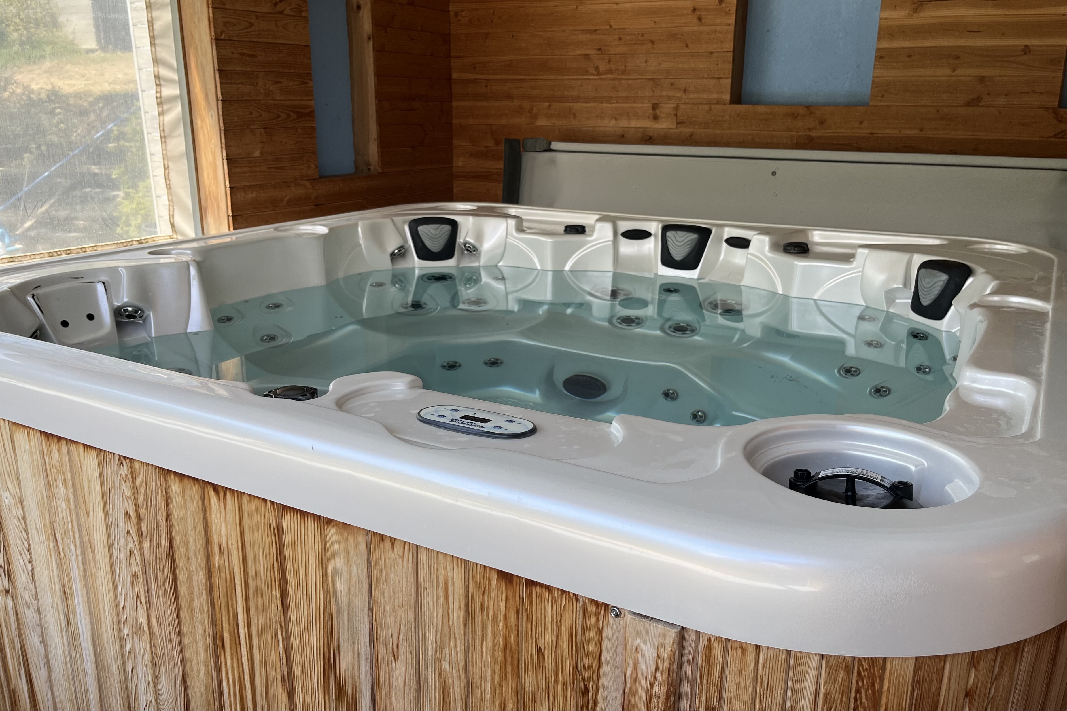 Tente l'Aven — Glamping avec spa et piscine à Aude à Gaja-et-Villedieu — vue intérieure
