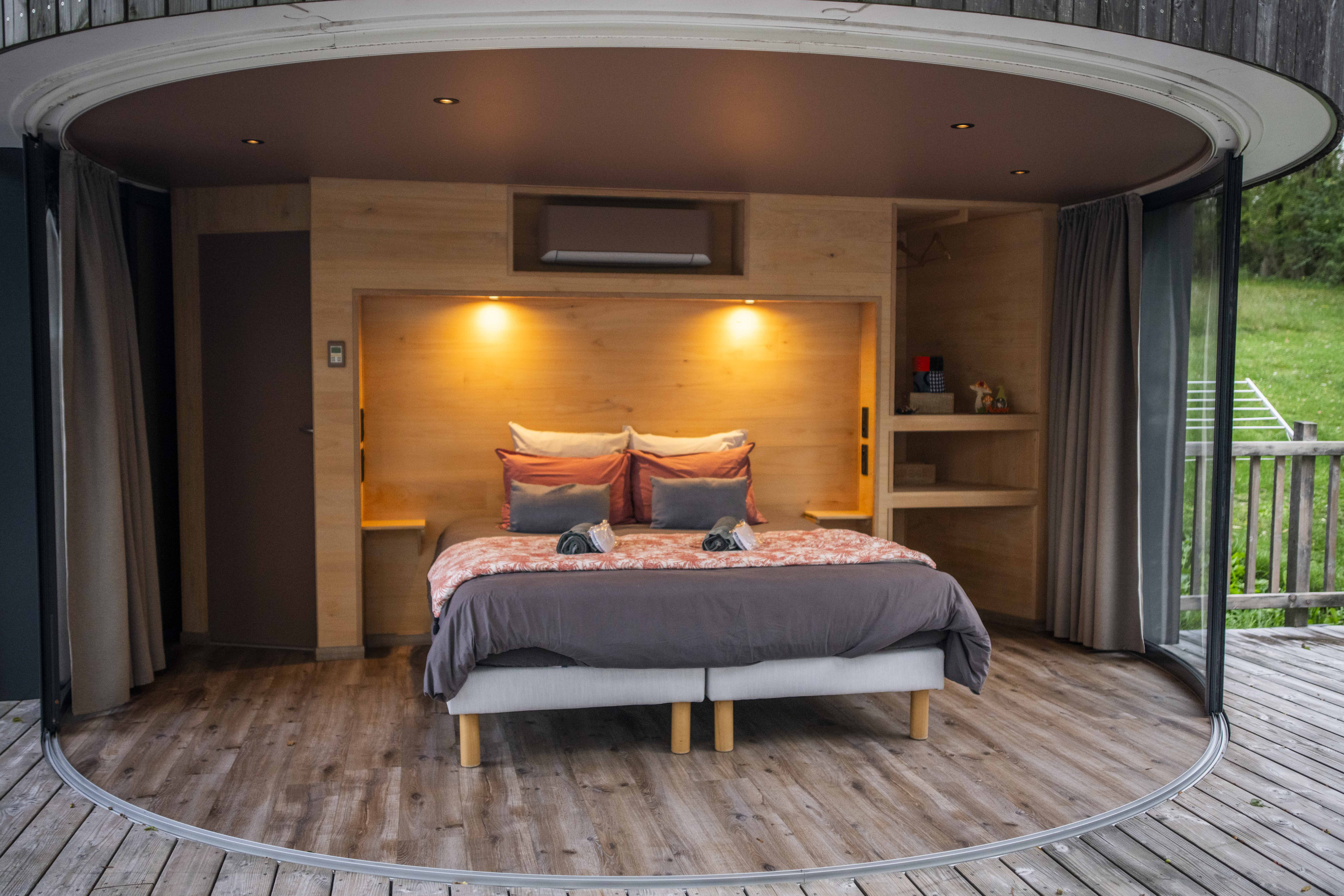 La Cabane du Bas & Spa : une évasion sur pilotis en Midi-Pyrénées à Labastide-Gabausse — cuisine