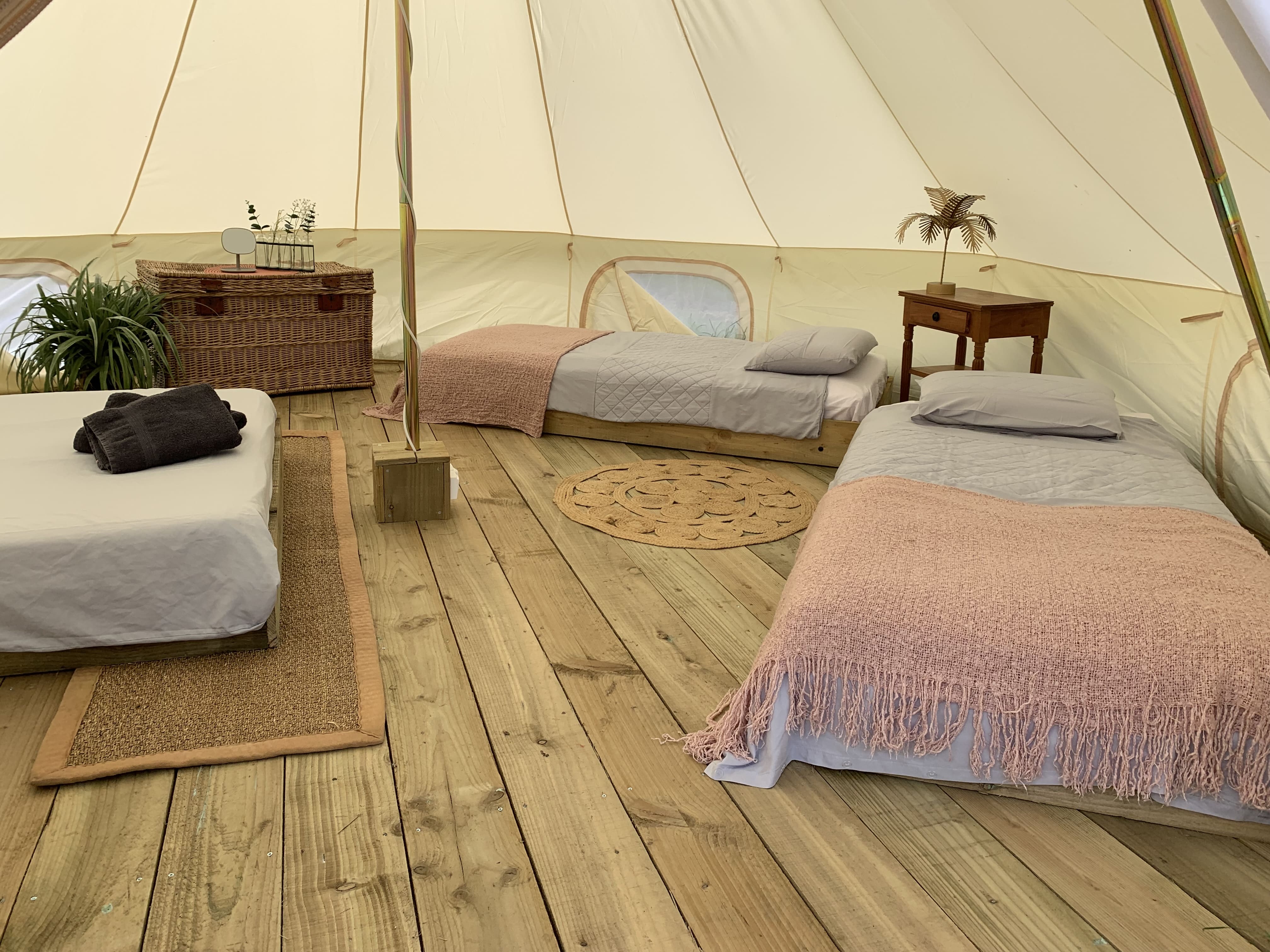 Tente Sibley T4 — Séjour nature avec spa à Eure-et-Loir à Chartres — salle de bain