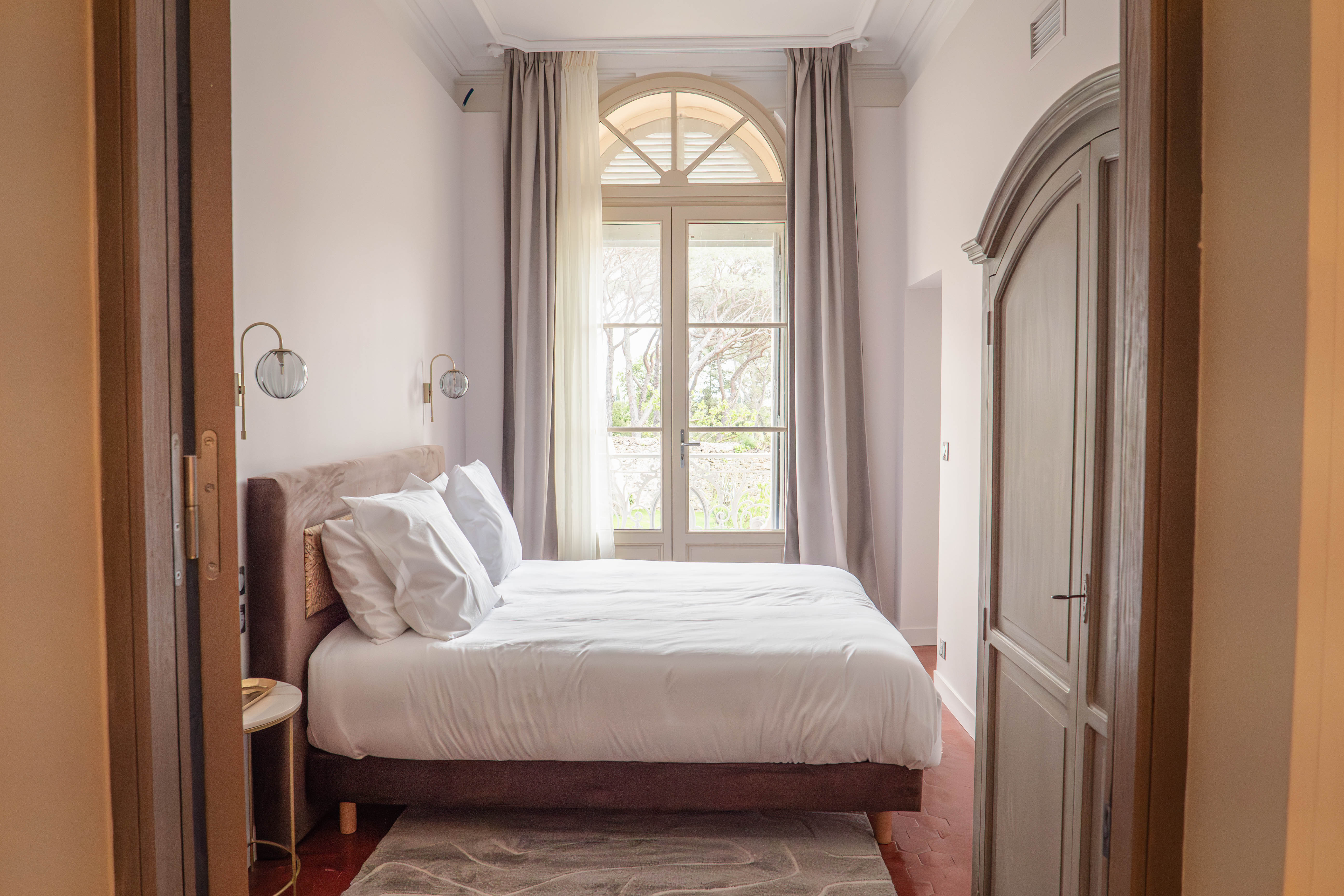 Chez Nerthe : une maison 5 étoiles avec spa à Pezenas — environnement naturel
