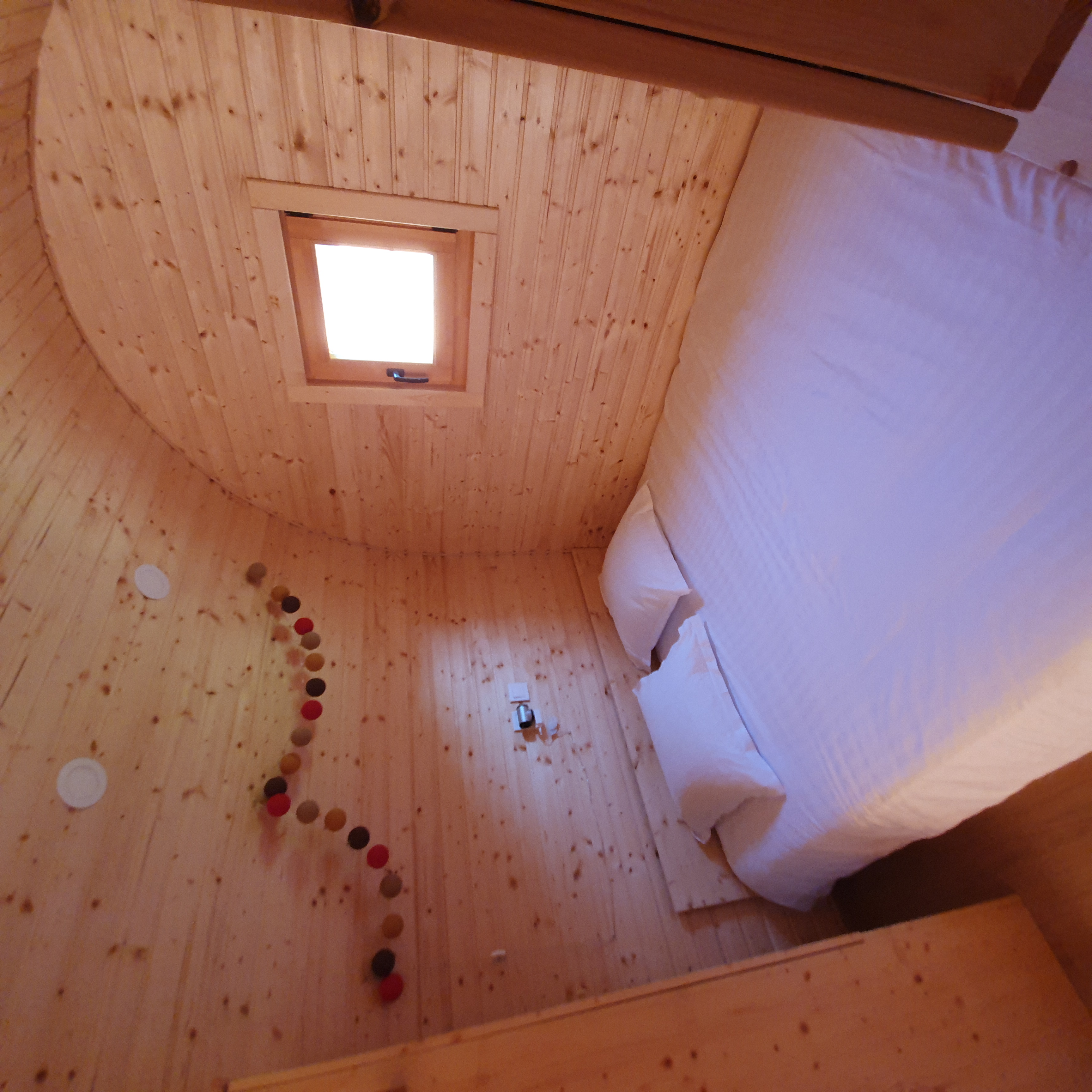 Tiny House Courréjot — Roulotte avec spa à Gers à Riguepeu — salle de bain