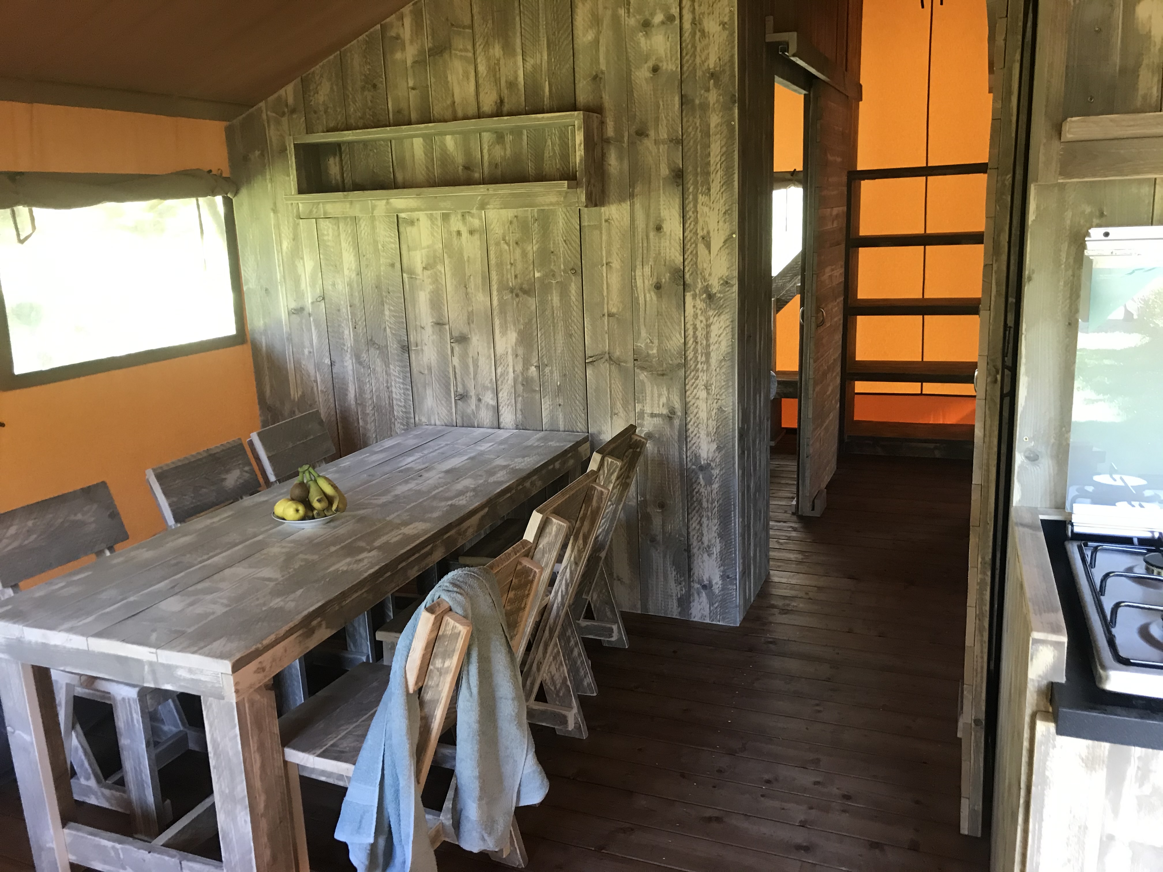Tente Woody Safari & Spa — Lodge safari avec spa à Oise à Clermont — chambre