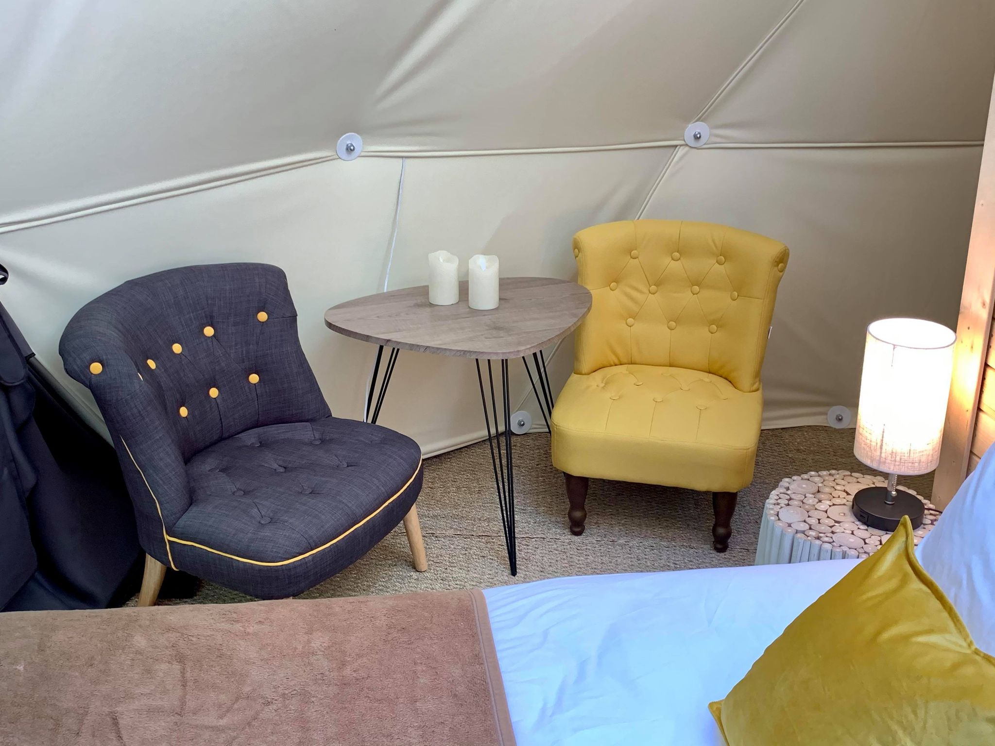 Géode Frêne Doré — Dôme avec spa à 180° sur la forêt en Gironde à Bruges — vue depuis la terrasse