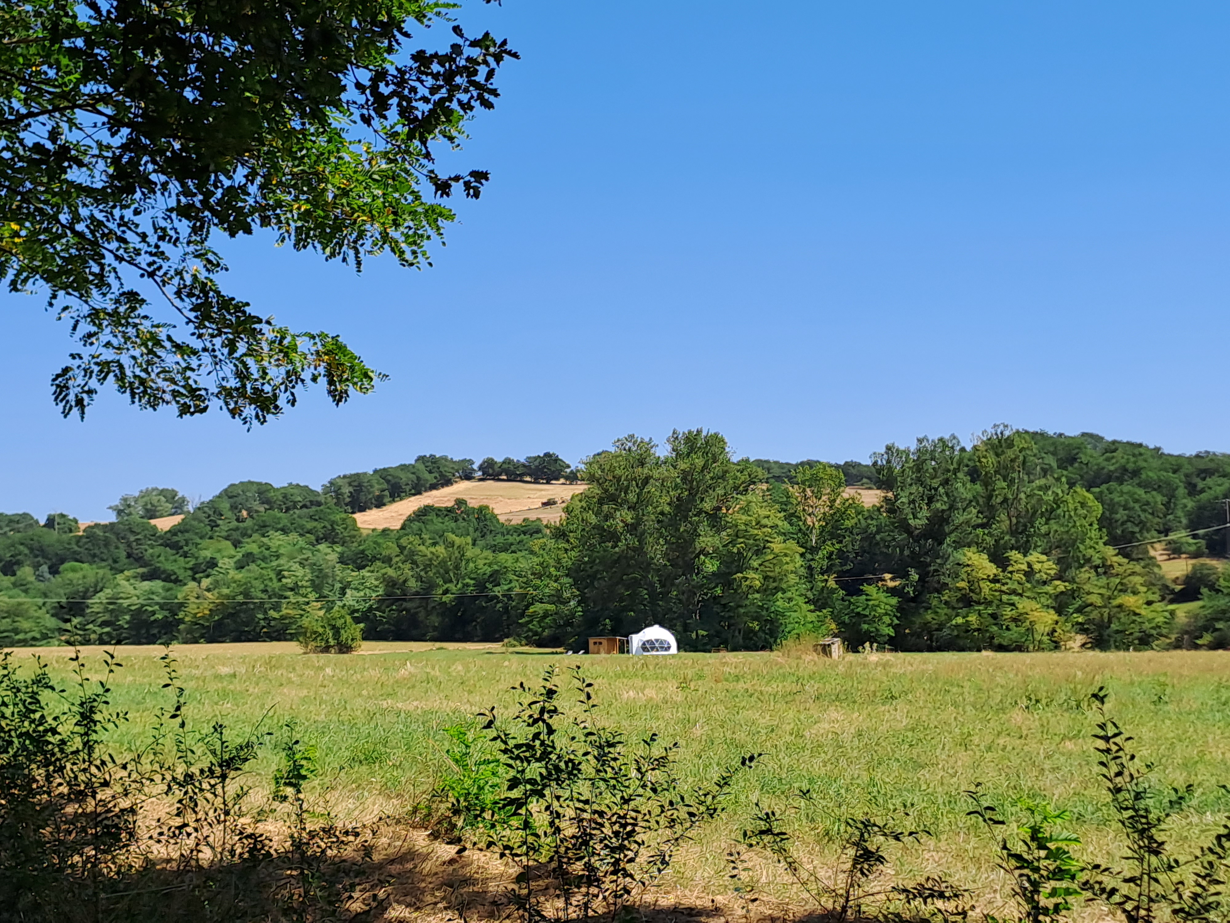 L'Ephémère : un dôme enchanteur en Midi-Pyrénées à Lescure D Albi — environnement naturel