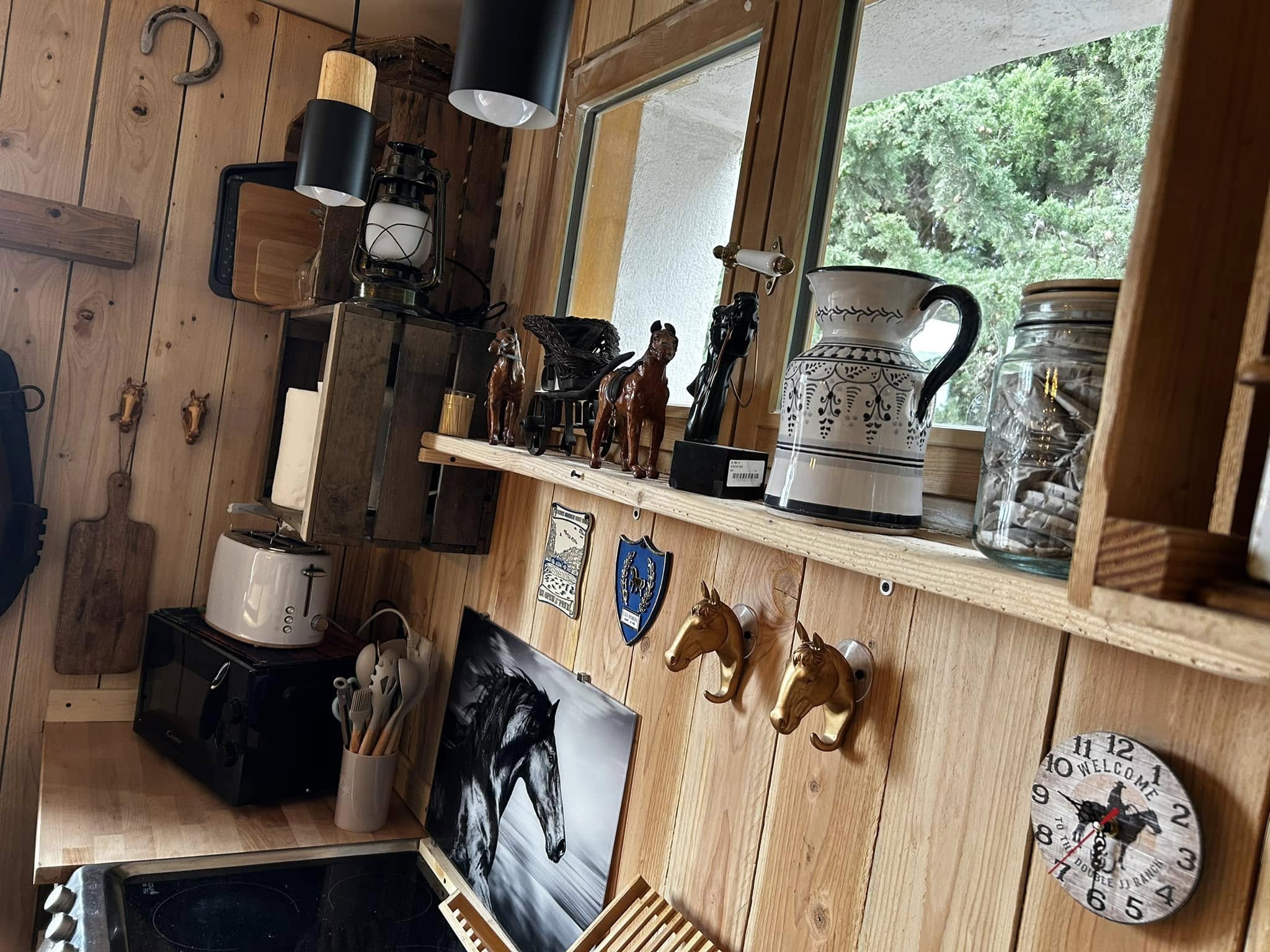 Le Ranch de Paulette — Chambre à thème avec ambiance Far West à Pyrénées-Orientales à Perpignan — cuisine