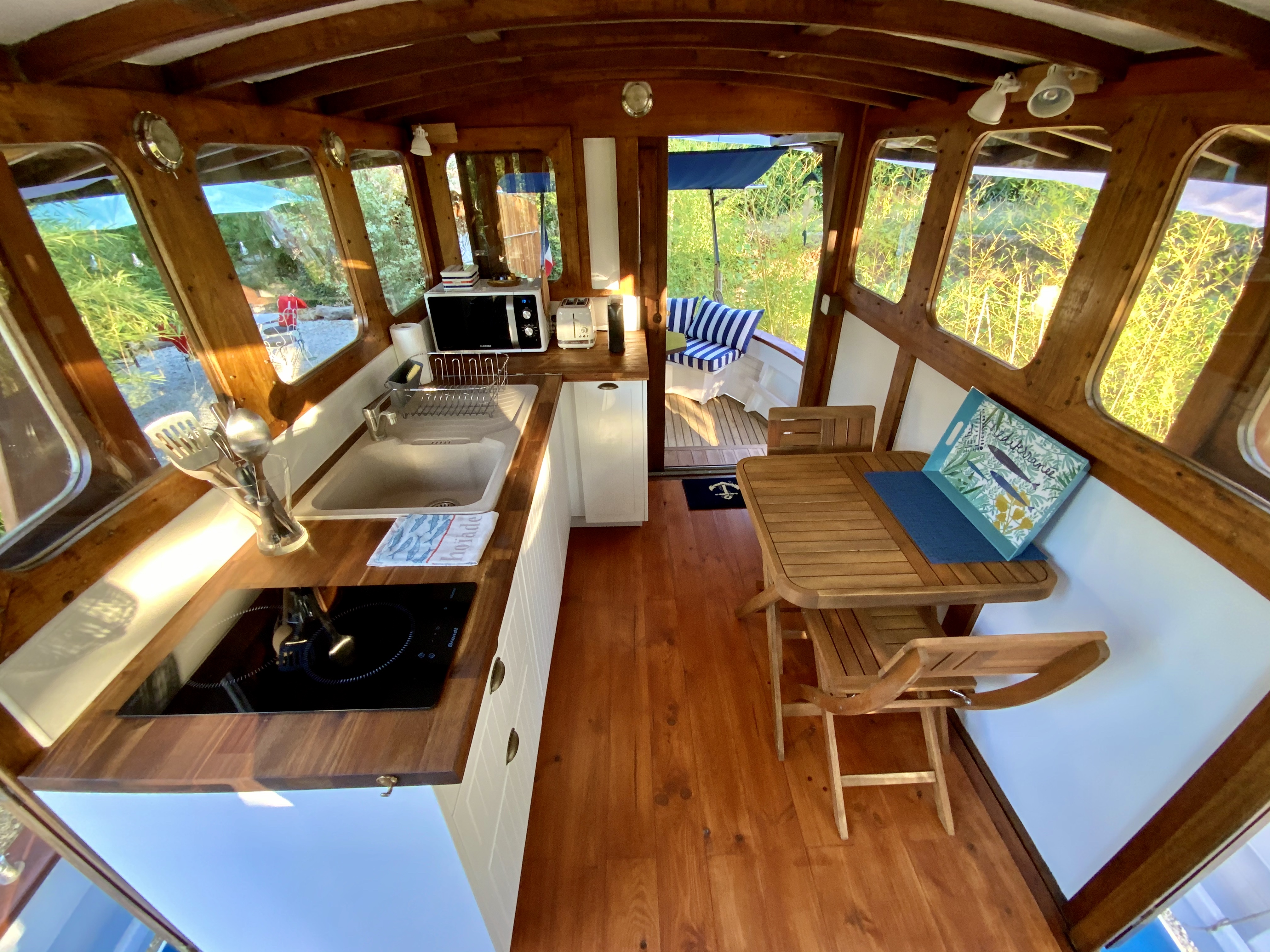 Vivez l'expérience unique du bateau Gérard L'Hermite en Provence à Figanières — chambre