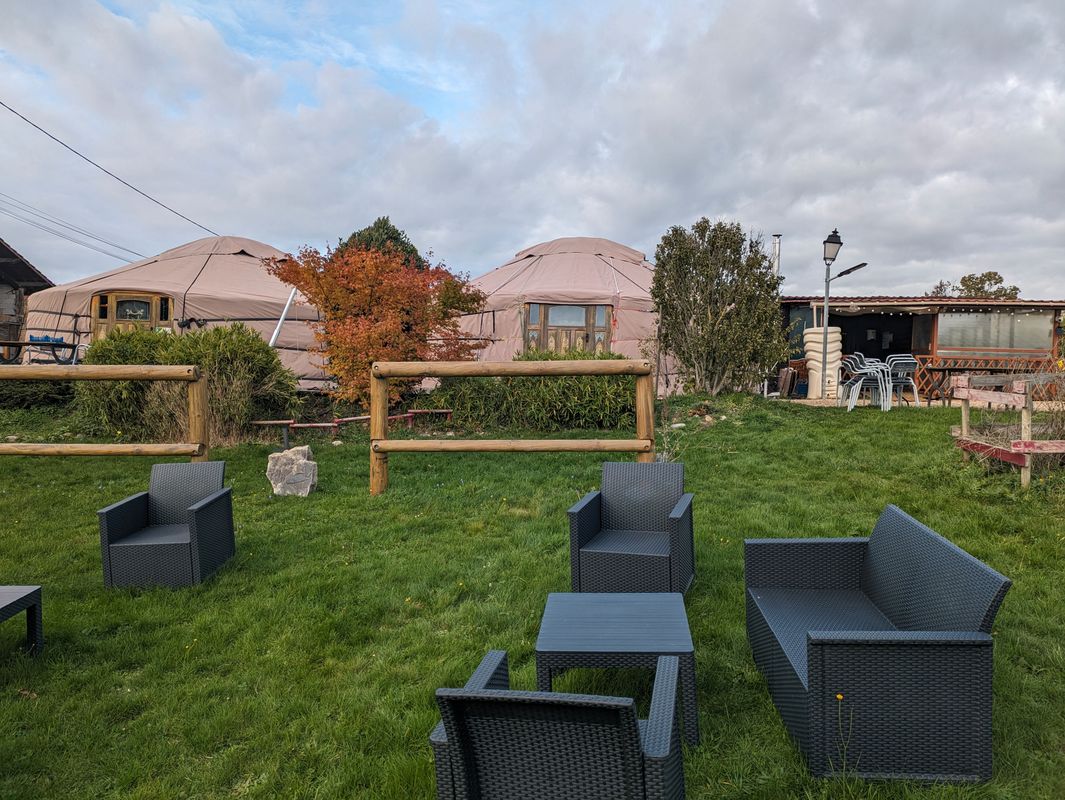 Yourte Zen & Spa — Séjour relaxant en Isère à La Mure — vue depuis la terrasse