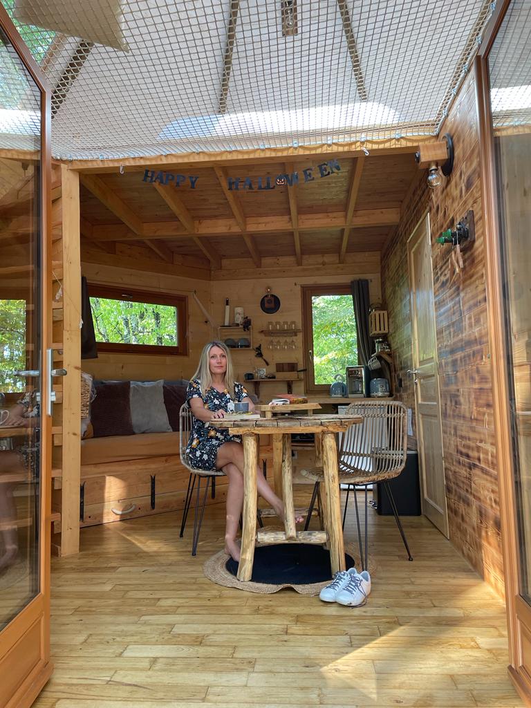 Cabane avec spa "Cocoon" — Nuit perchée à 5m dans le Lot à Lamothe-Fénelon — vue depuis la terrasse
