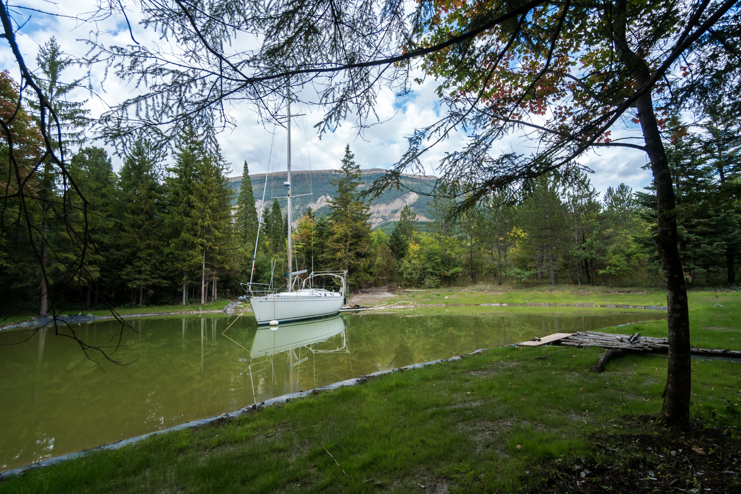 Photo 4/9 — Bateau « Le Voilier & Spa : une expérience flottante en Provence » à Saint Pierre D’Argençon Hautes-Alpes