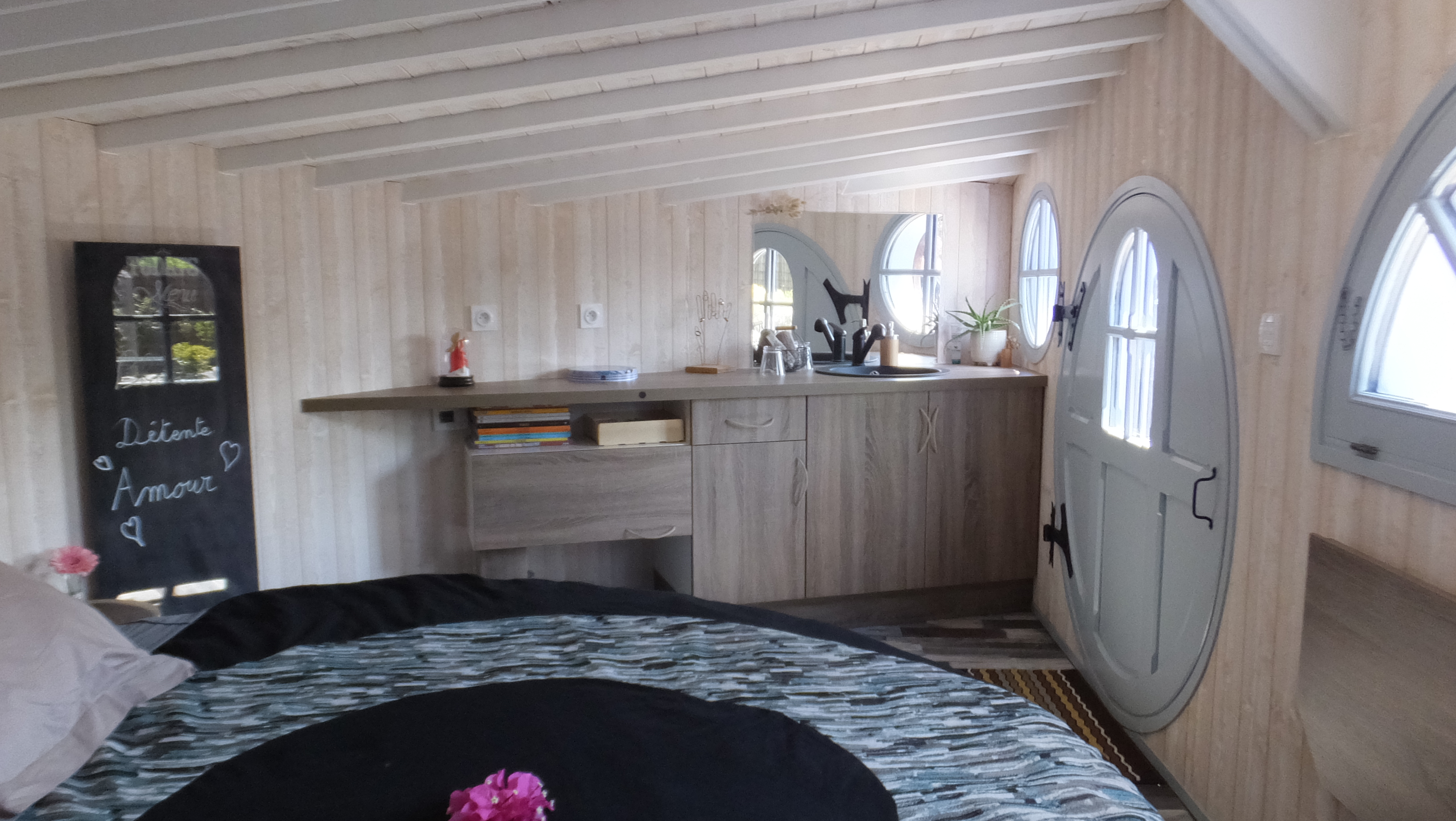Le Terrier Spa du Hobbit : une évasion enchantée à Brissac Loire Aubance — détail architectural