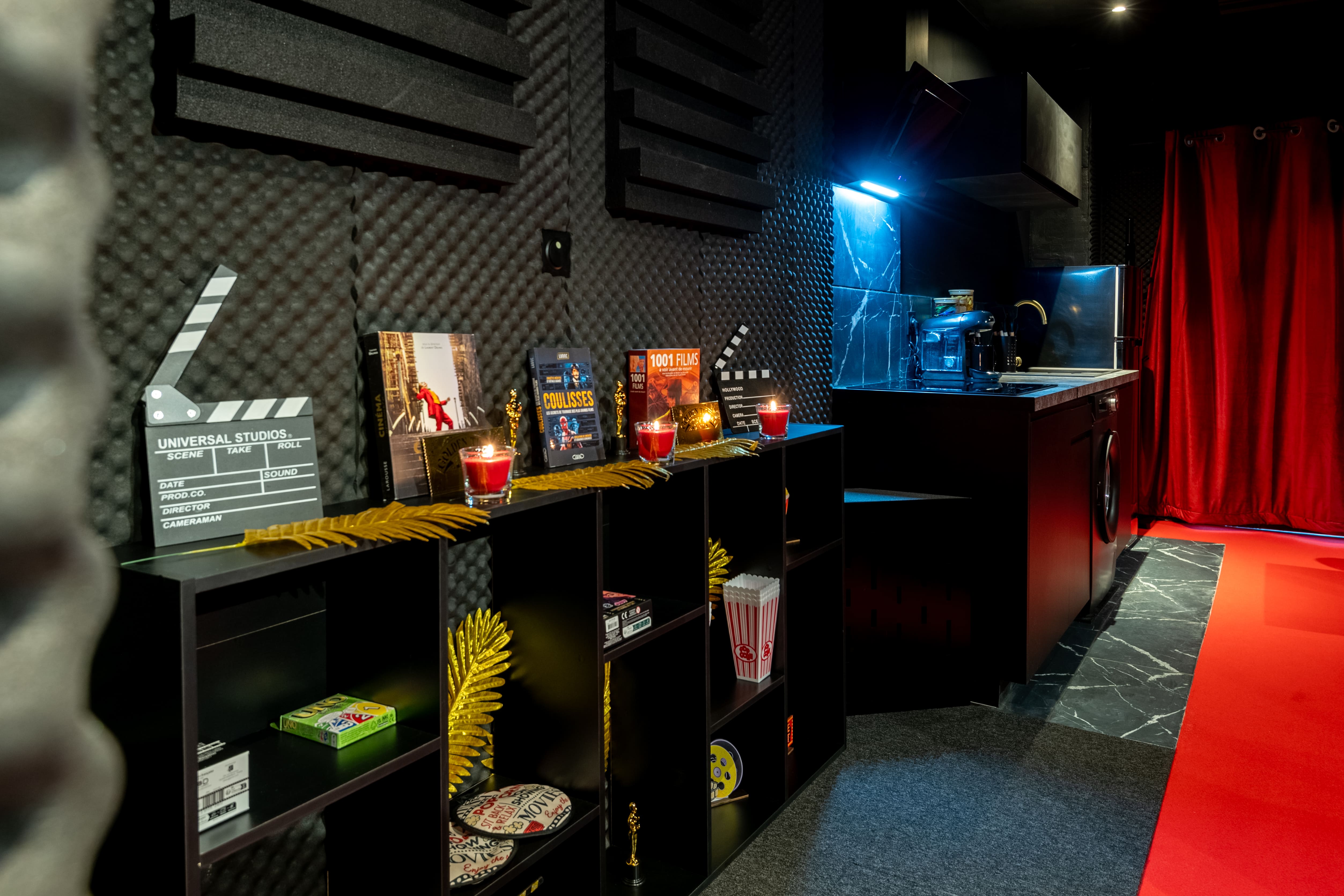 Cinéma Provence — Chambre à thème avec salle de cinéma à Avignon à Avignon — cuisine