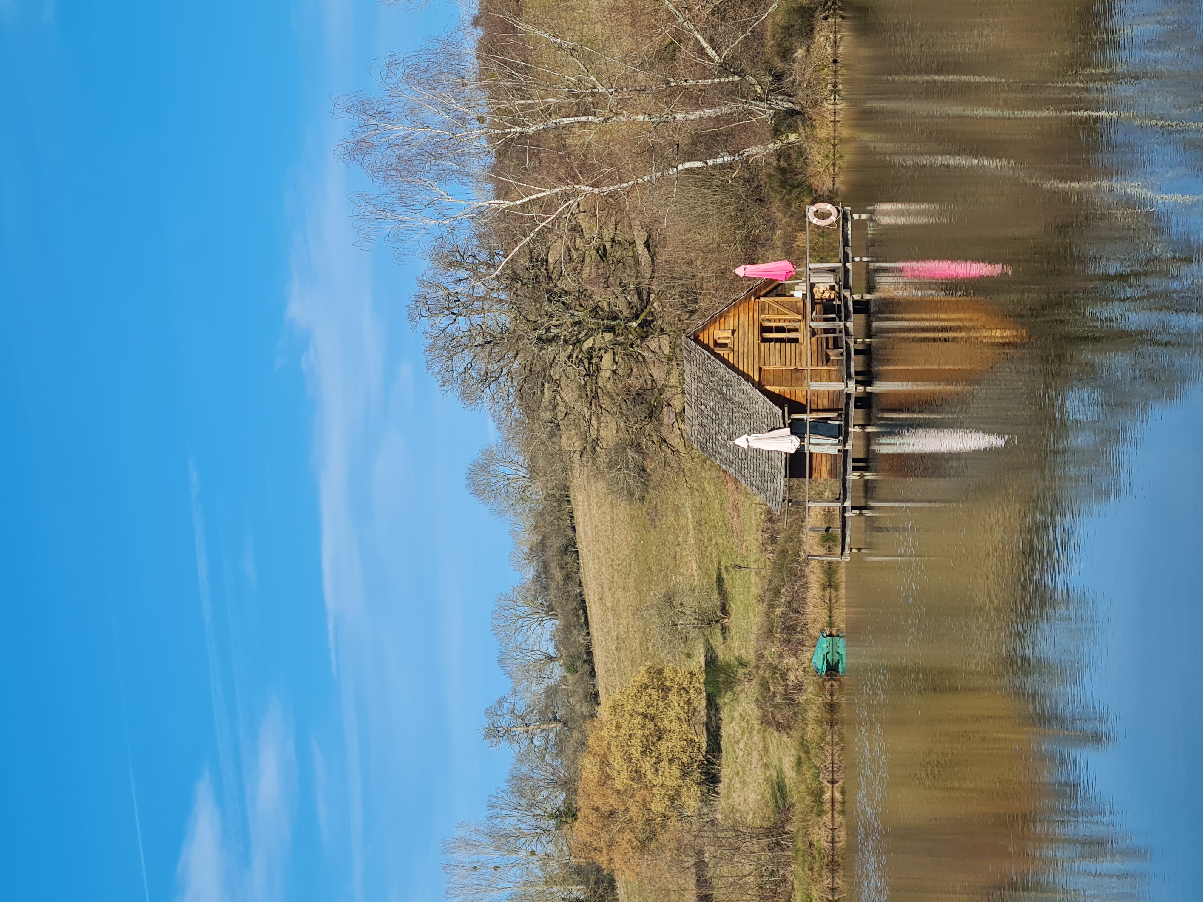 Cabane du Bout du Monde : une évasion sur l'eau en Bourgogne à Saint-Didier-Sur-Arroux — environnement naturel