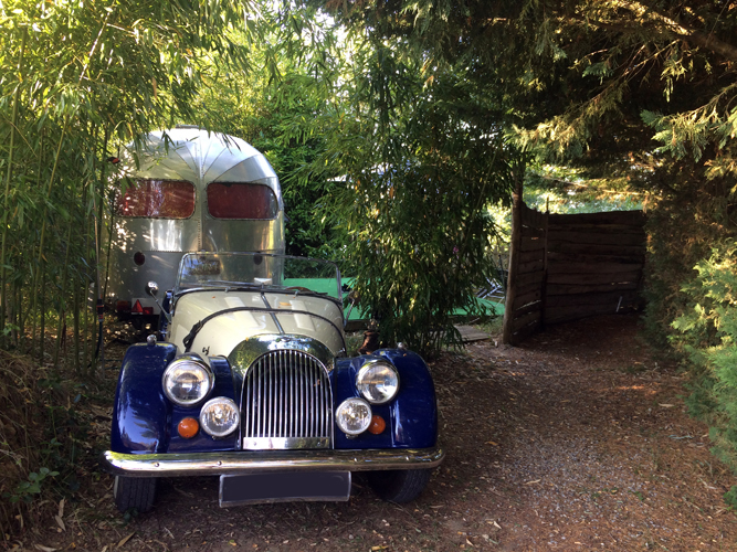 SILVER STREAK 1953 — Caravane avec jacuzzi à Ariège