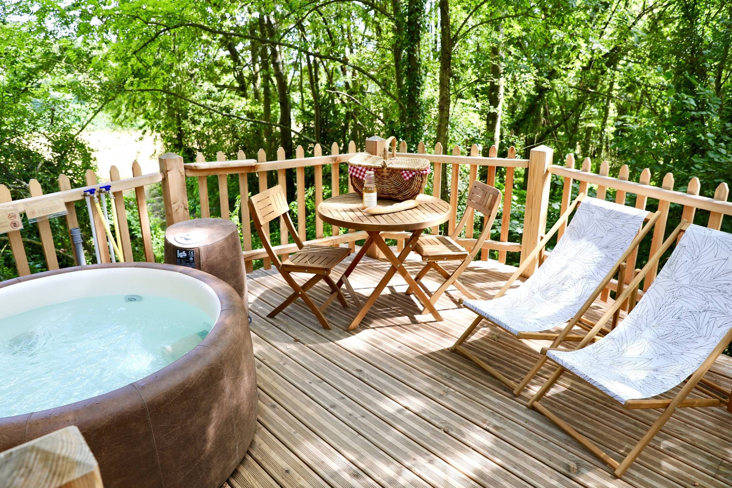 Évasion romantique dans une cabane spa cocoon en Picardie à Rosoy-En-Multien — espace de vie