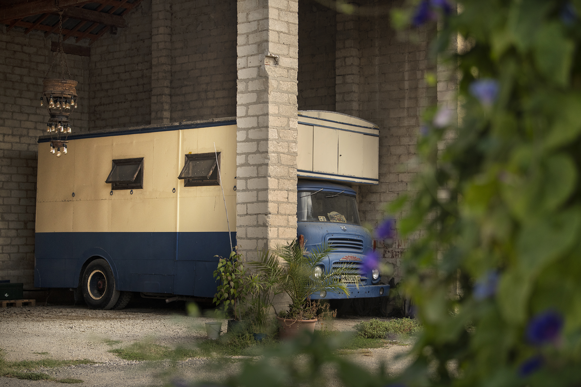 Le Truck-Lodge le ALBION : Une expérience inclassable en Provence à Saint-Andiol — détail architectural