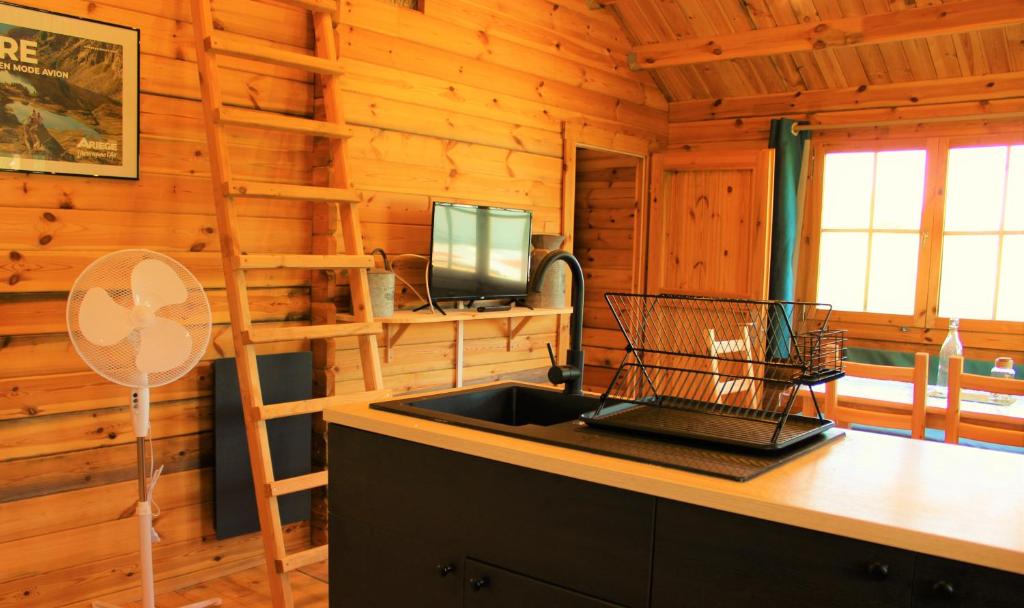 La Cabane Pyrénéenne — Cabane avec spa à Saint-Ybars (Ariège) à Saint-Ybars — espace de vie