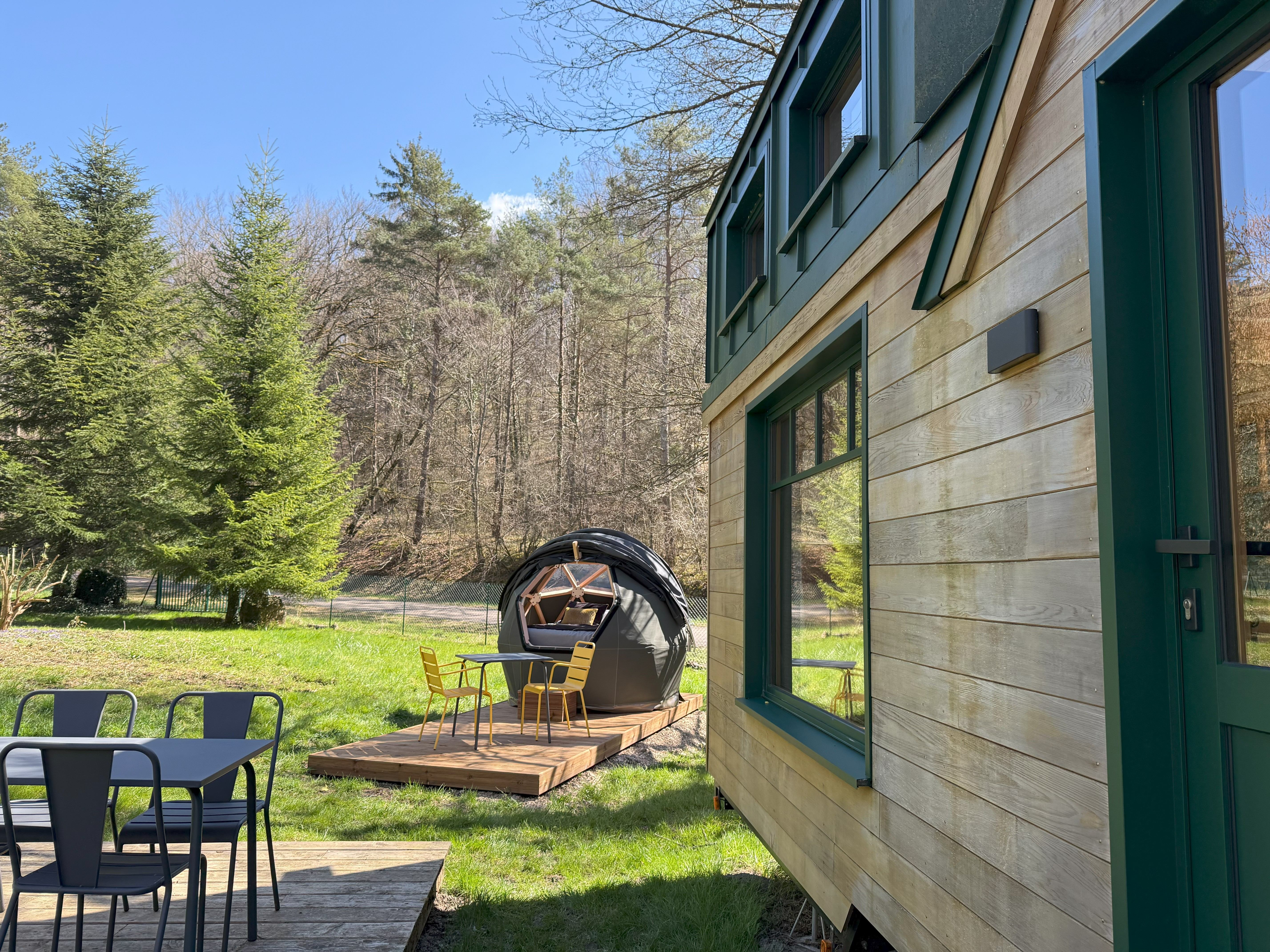 Dodomy House - Salamandre — Dôme avec spa à La Combe Rossignol à Vernois-Les-Vesvres — vue depuis la terrasse