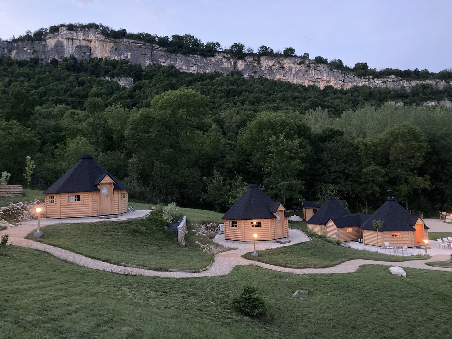 Kota Belley : une expérience unique en pleine nature à Izieu — espace de vie