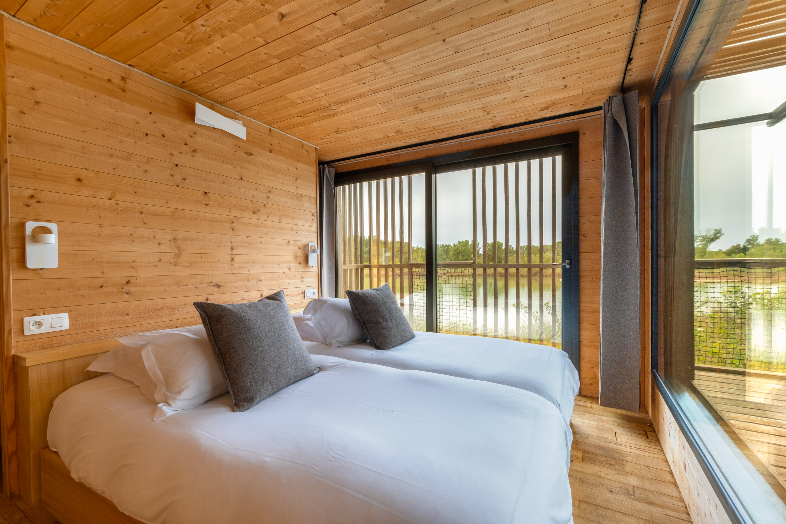 Cabane Spa Innocence : une expérience suspendue en pleine nature à Sorgues — vue depuis la terrasse