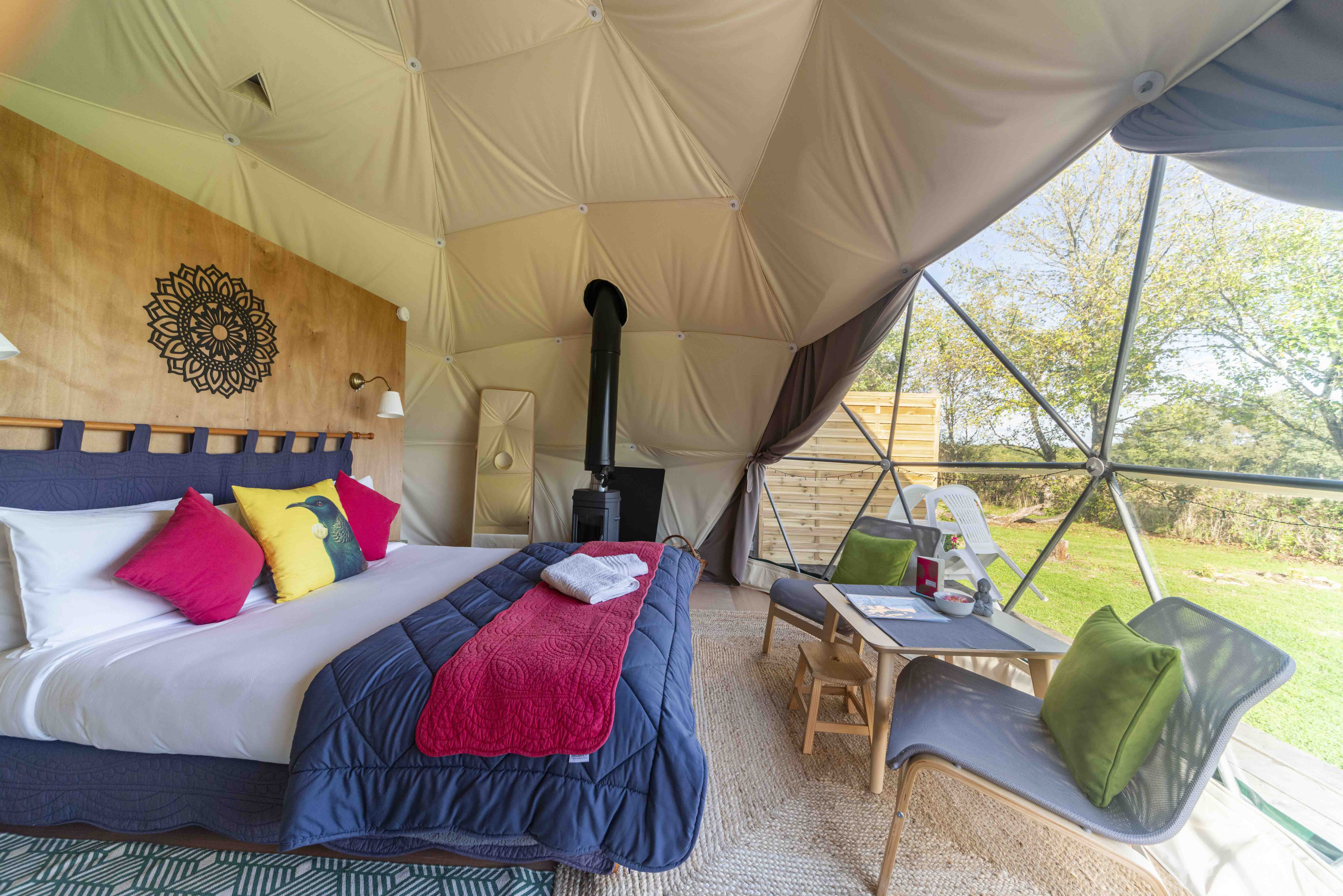 Zen Dome — Dôme avec spa et vue sur la campagne en Indre à Chazemais — cuisine