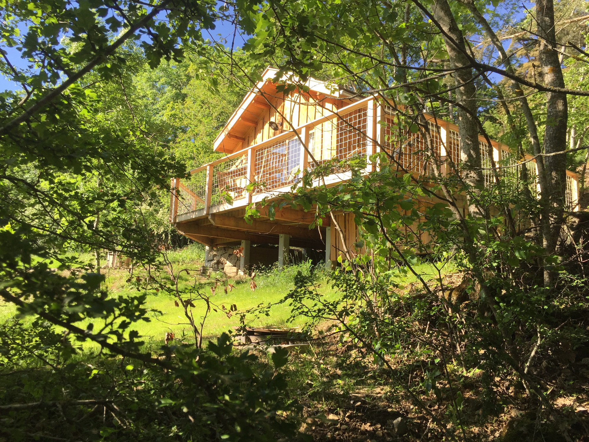 Cabane des Chastelas & Spa : une expérience unique en hauteur à St Julien En Champsaur — salle de bain