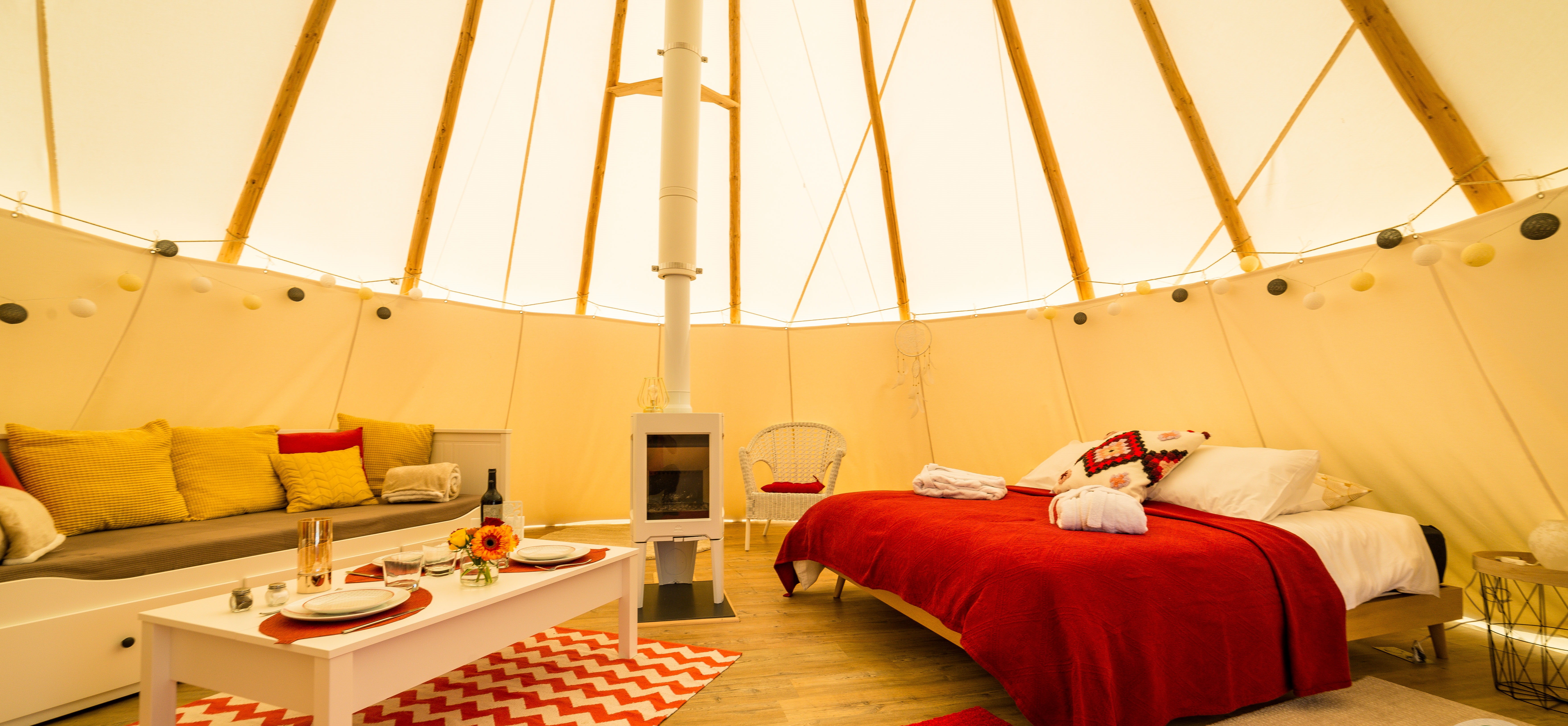 Tipi Odina — Nuit dans un Tipi avec spa à Lot-et-Garonne à Clermont-Dessous — salle de bain