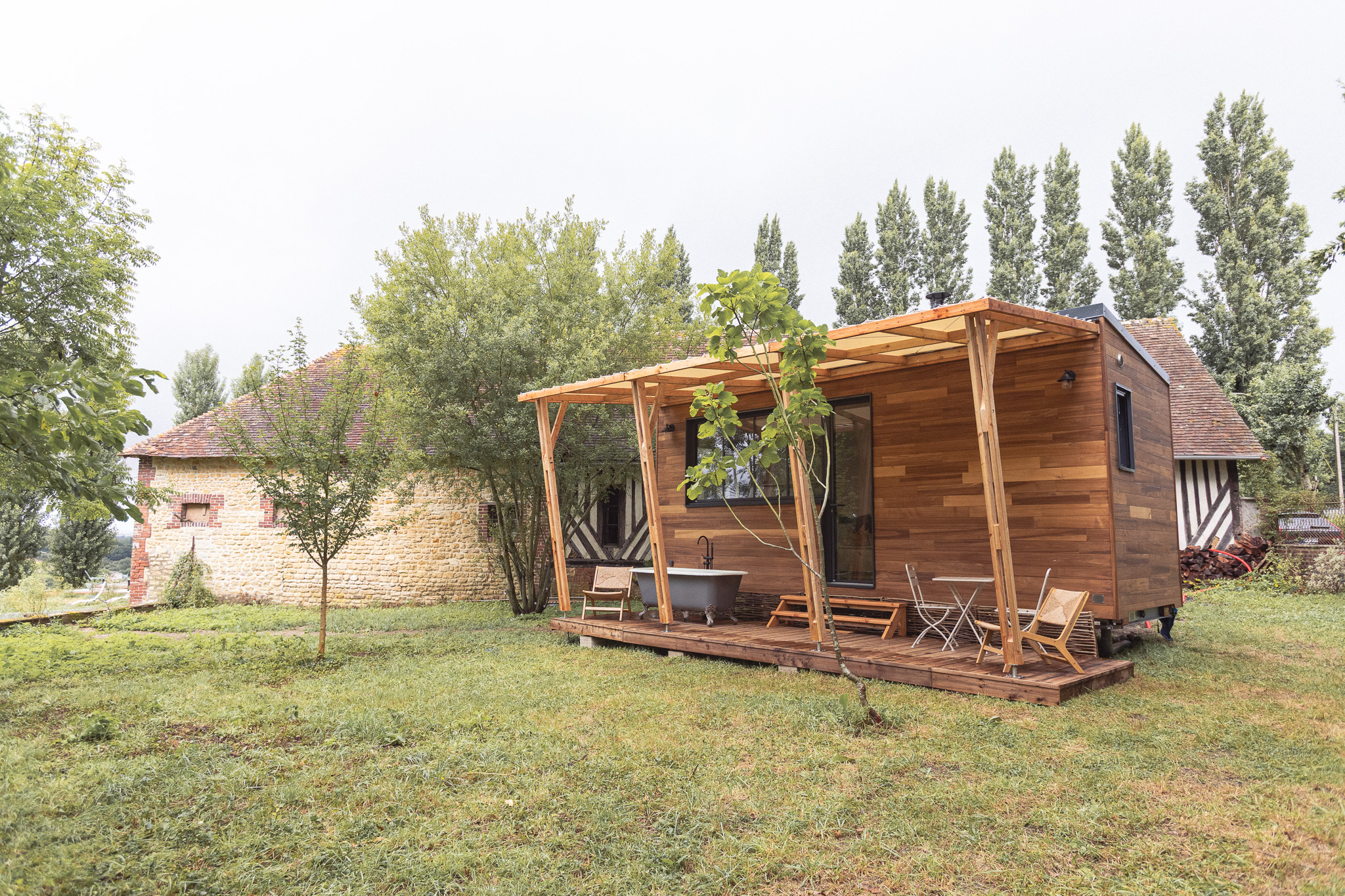 Lodge cosy & spa — Tiny House avec spa à Calvados à Noues de Sienne — environnement naturel