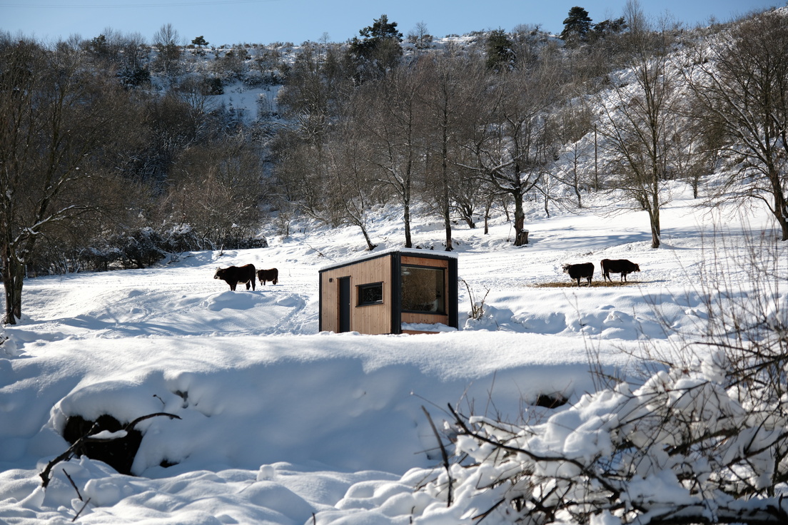 Homnest - Brumes des Hauts Bains — Tiny House avec vue panoramique à Escouloubre (Aude) à Escouloubre — espace de vie