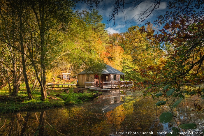 Cabane Martin-Pêcheur — Nuit sur pilotis à 8m en Mayenne à La Chapelle-Anthenaise — environnement naturel