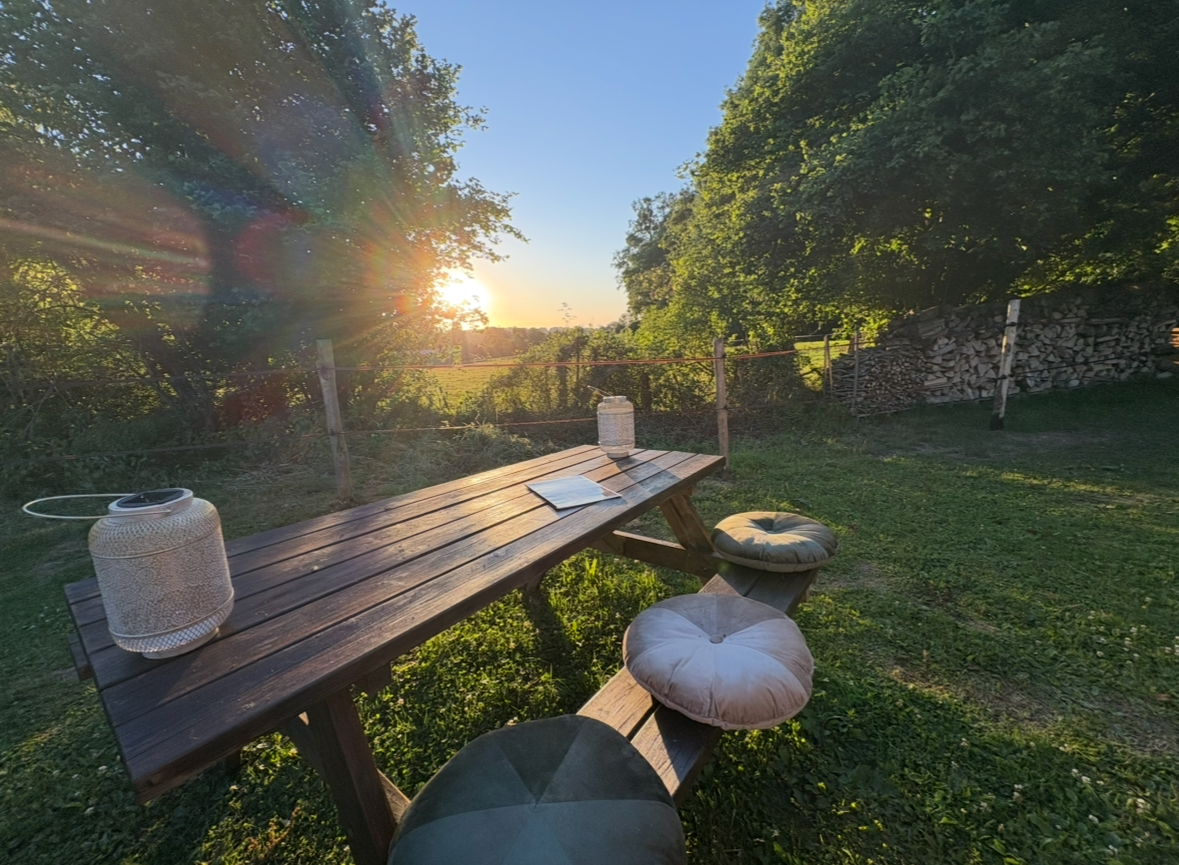 La Tiny de Mary — Tiny House avec spa à Gonneville-sur-Mer à Gonneville-sur-Mer — espace de vie