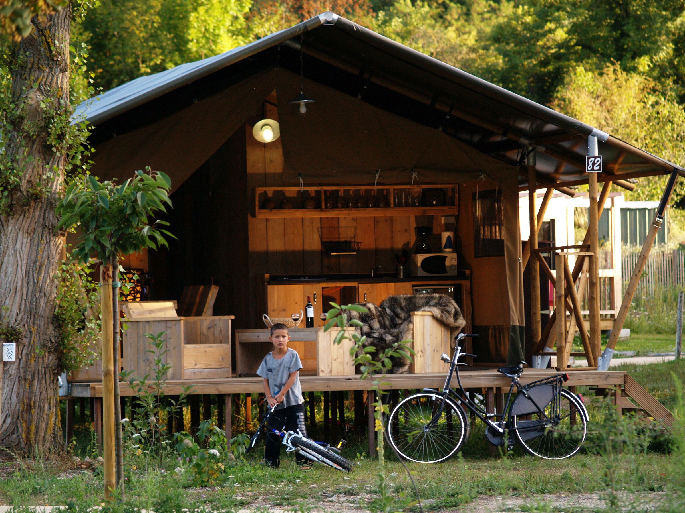 Lodge Safari : une immersion au cœur de l'Auvergne à Chamalières-Sur-Loire — cuisine