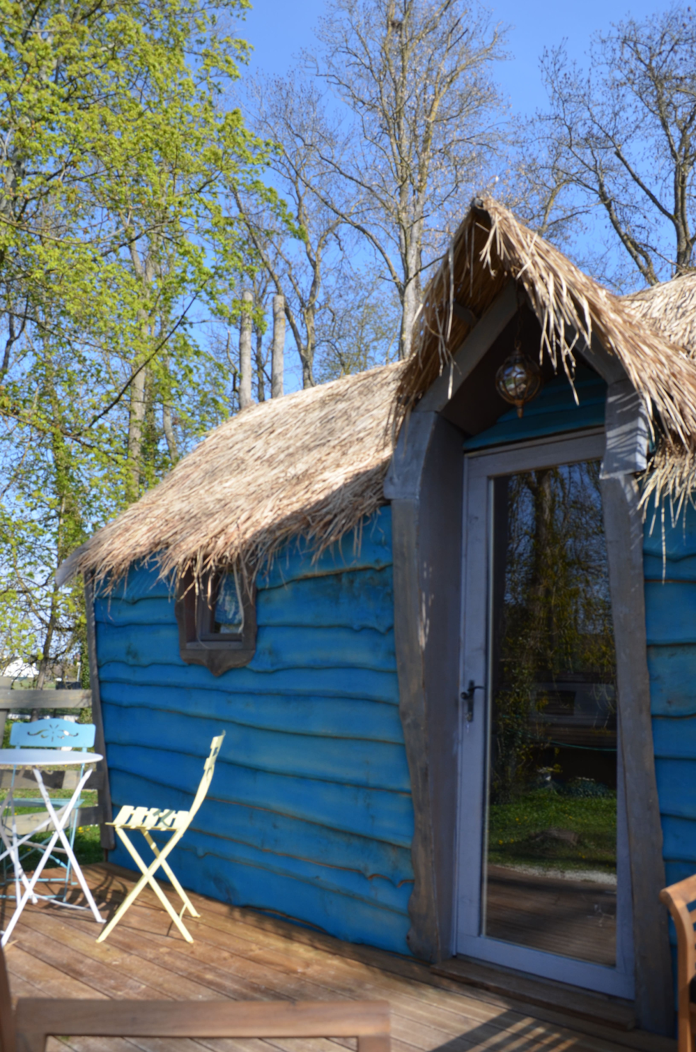 La Cabane Kyara : une expérience insolite en pleine nature à Bar Sur Aube — détail architectural