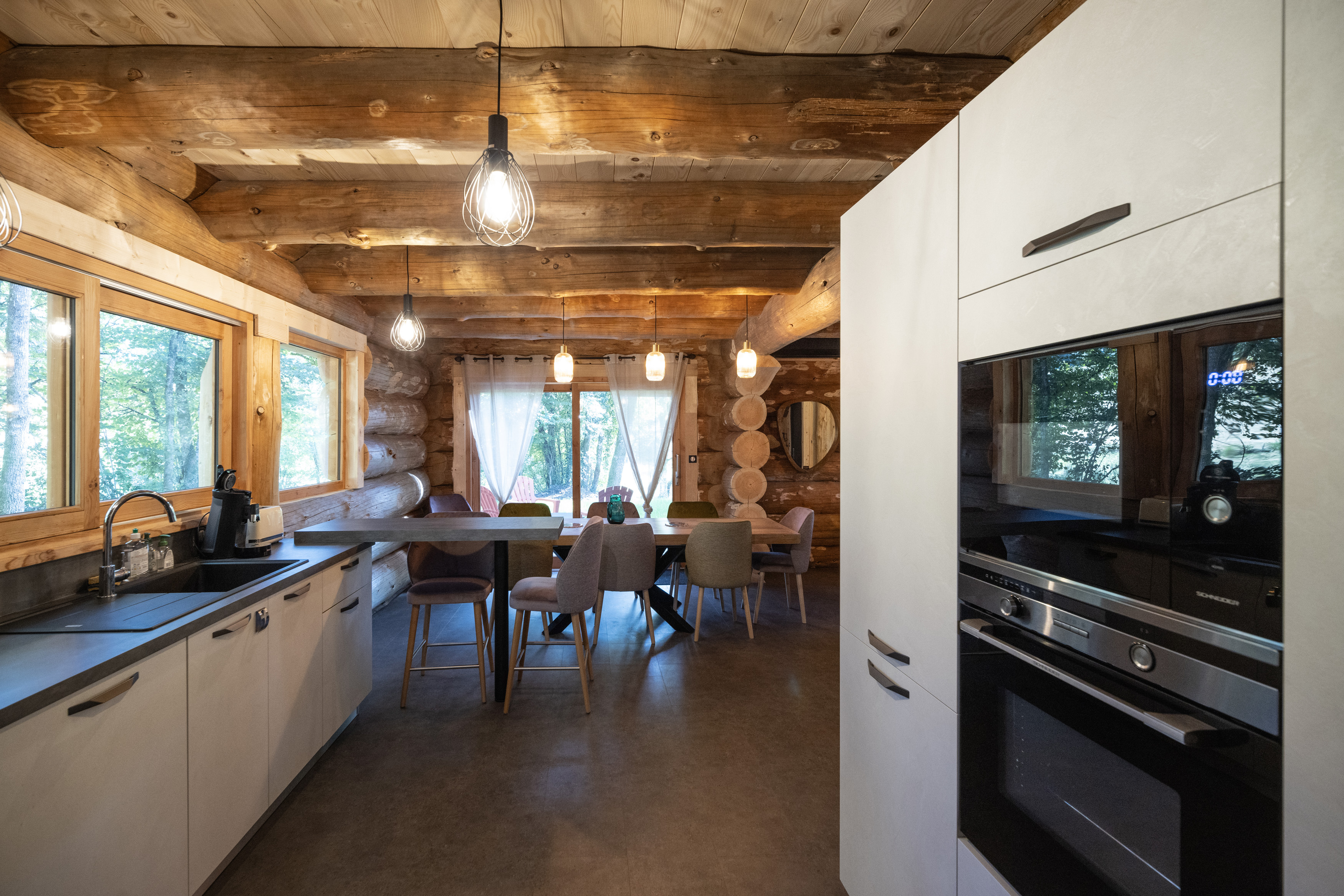 Gîte Le Vassivière : un chalet enchanteur en Limousin à Faux-La-Montagne — salle de bain