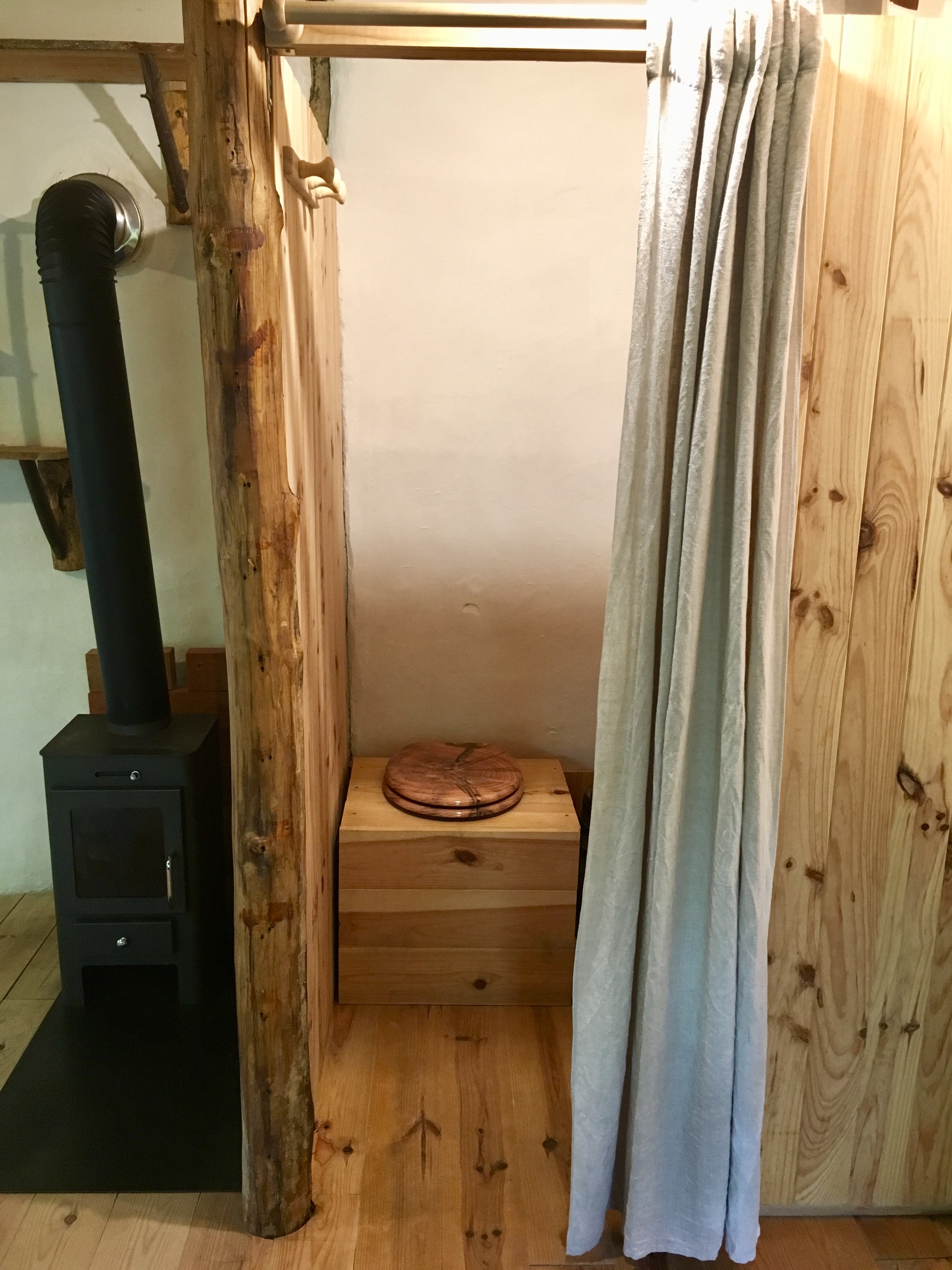 Petite cabane en terre-paille — Évasion cosy à Haute-Vienne à Limoges — cuisine